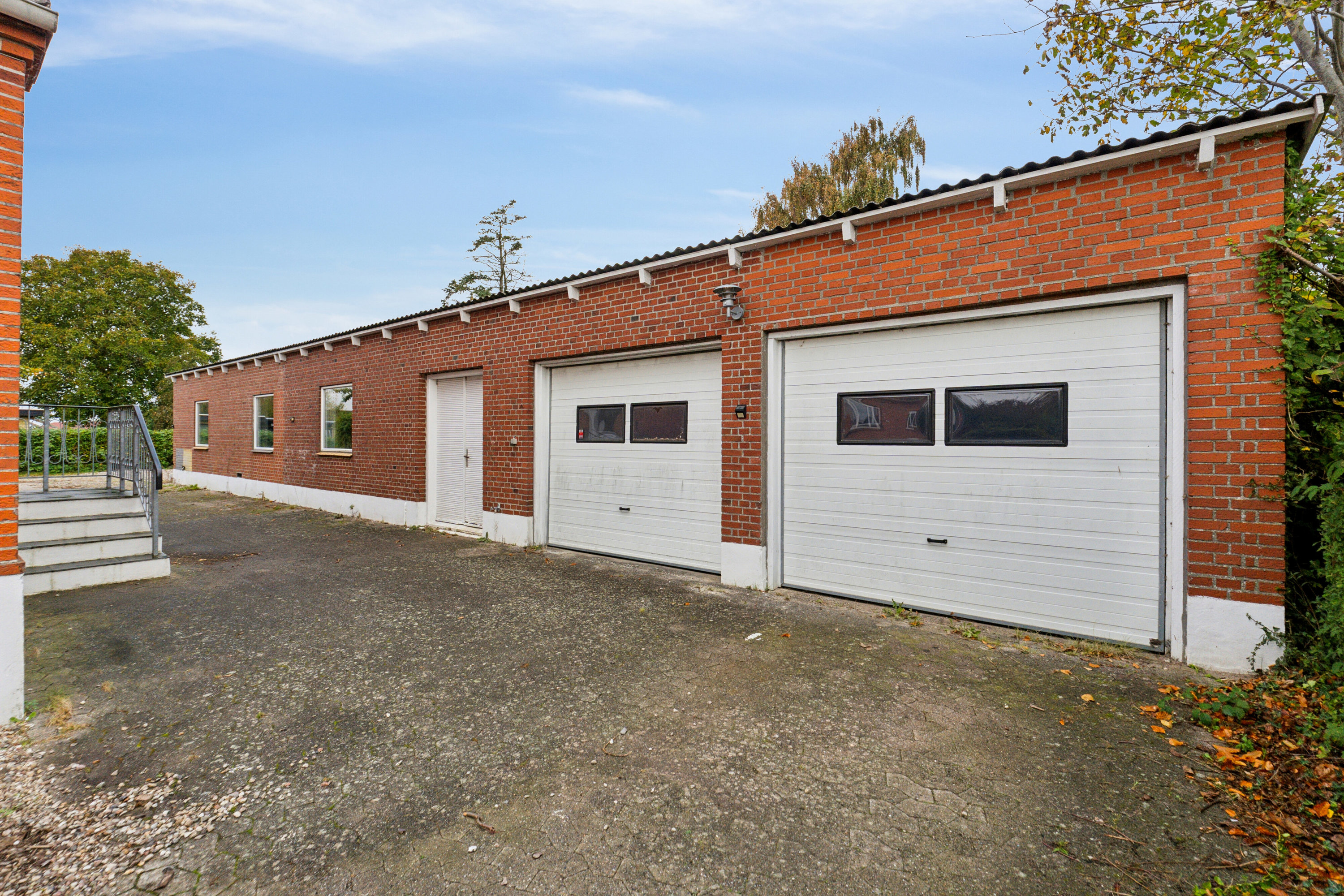 Fremhævet set fra vejen billede i fuldskærmstilstand. Billede af Hovedgaden 41, 5932 Humble