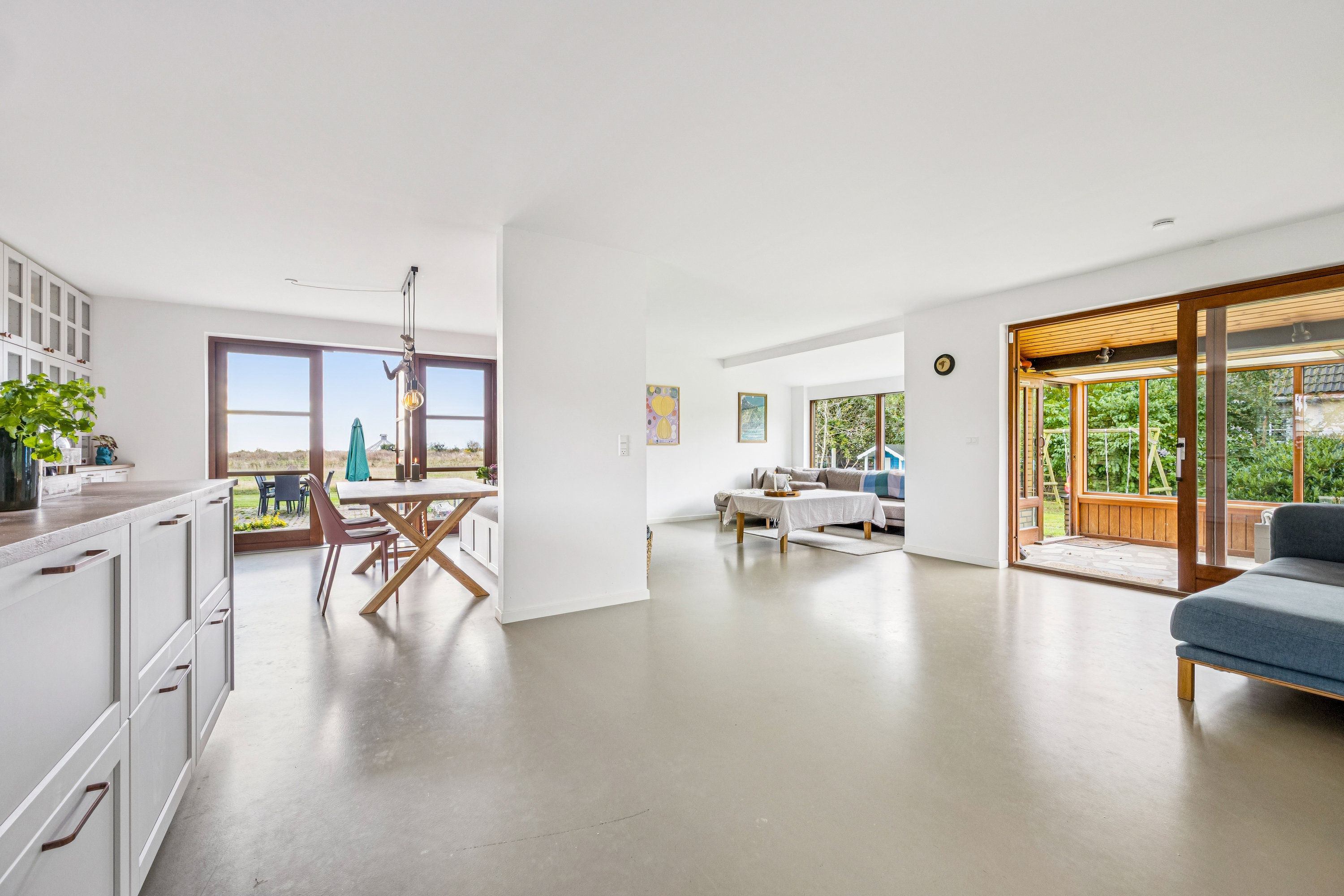 Fremhævet stue billede i fuldskærmstilstand. Billede af Korsnæbsvej 34, 4673 Rødvig Stevns