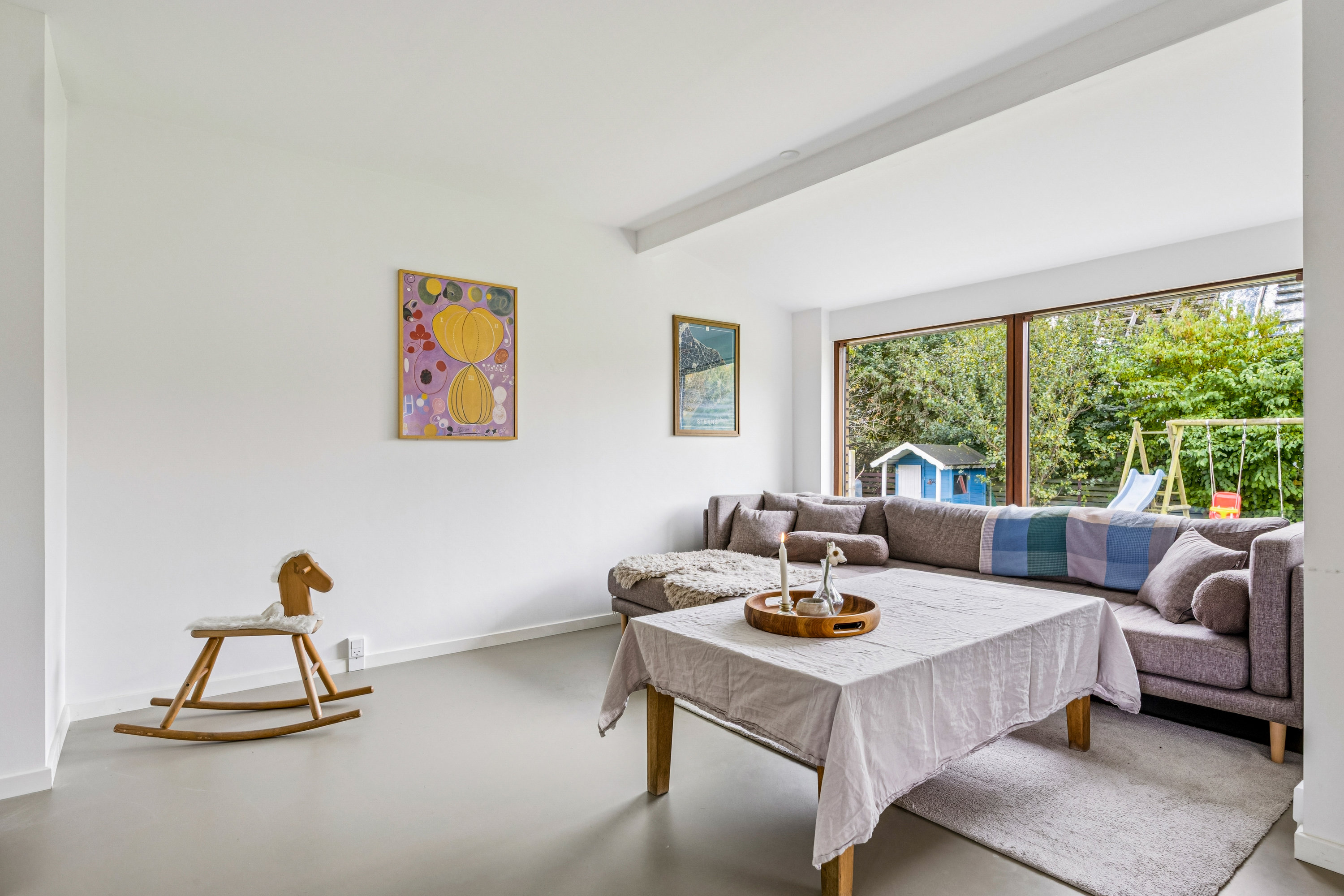 Fremhævet stue billede i fuldskærmstilstand. Billede af Korsnæbsvej 34, 4673 Rødvig Stevns