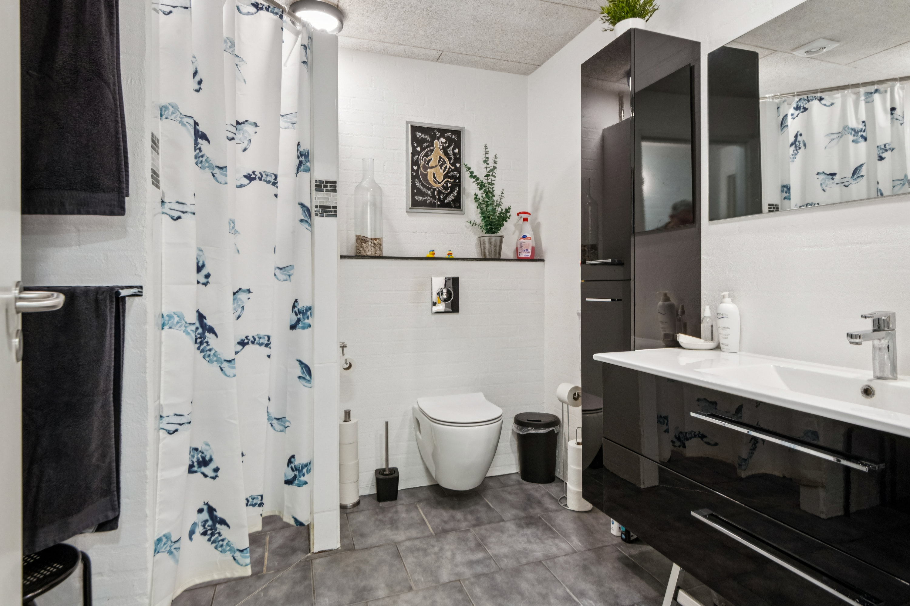 Fremhævet badeværelse billede i fuldskærmstilstand. Billede af Beltoften 16, 9260 Gistrup