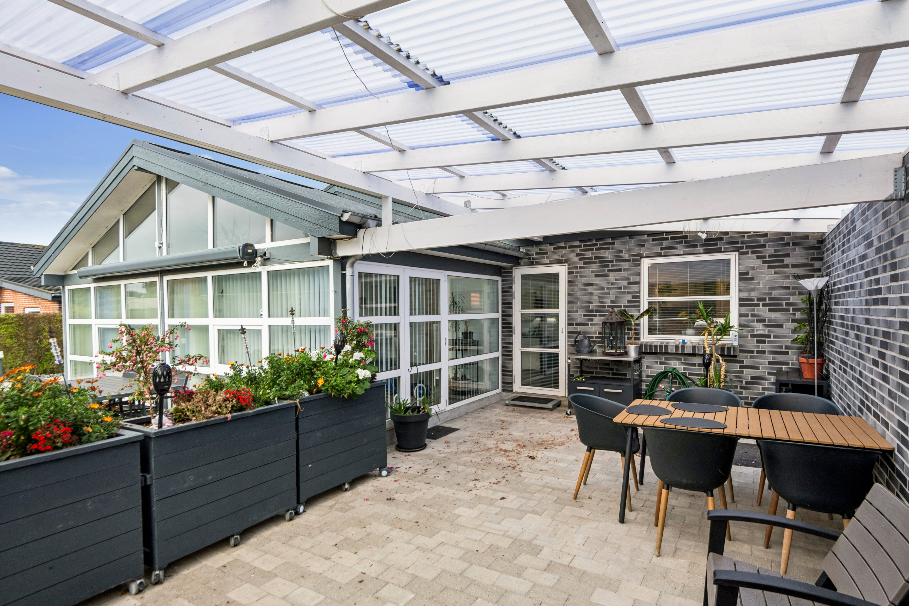 Fremhævet udestue billede i fuldskærmstilstand. Billede af Beltoften 16, 9260 Gistrup