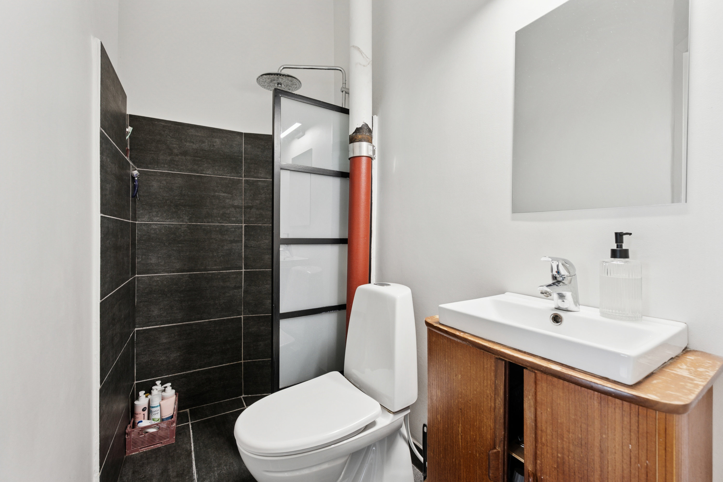 Fremhævet badeværelse billede i fuldskærmstilstand. Billede af Sønder Boulevard 43, 5. tv., 1720 København V