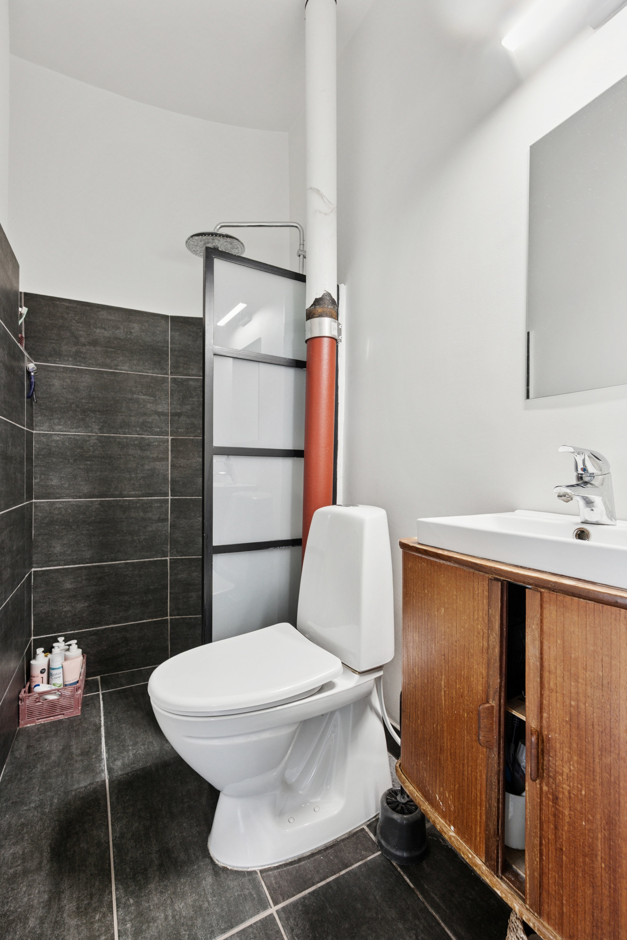 Fremhævet badeværelse billede i fuldskærmstilstand. Billede af Sønder Boulevard 43, 5. tv., 1720 København V