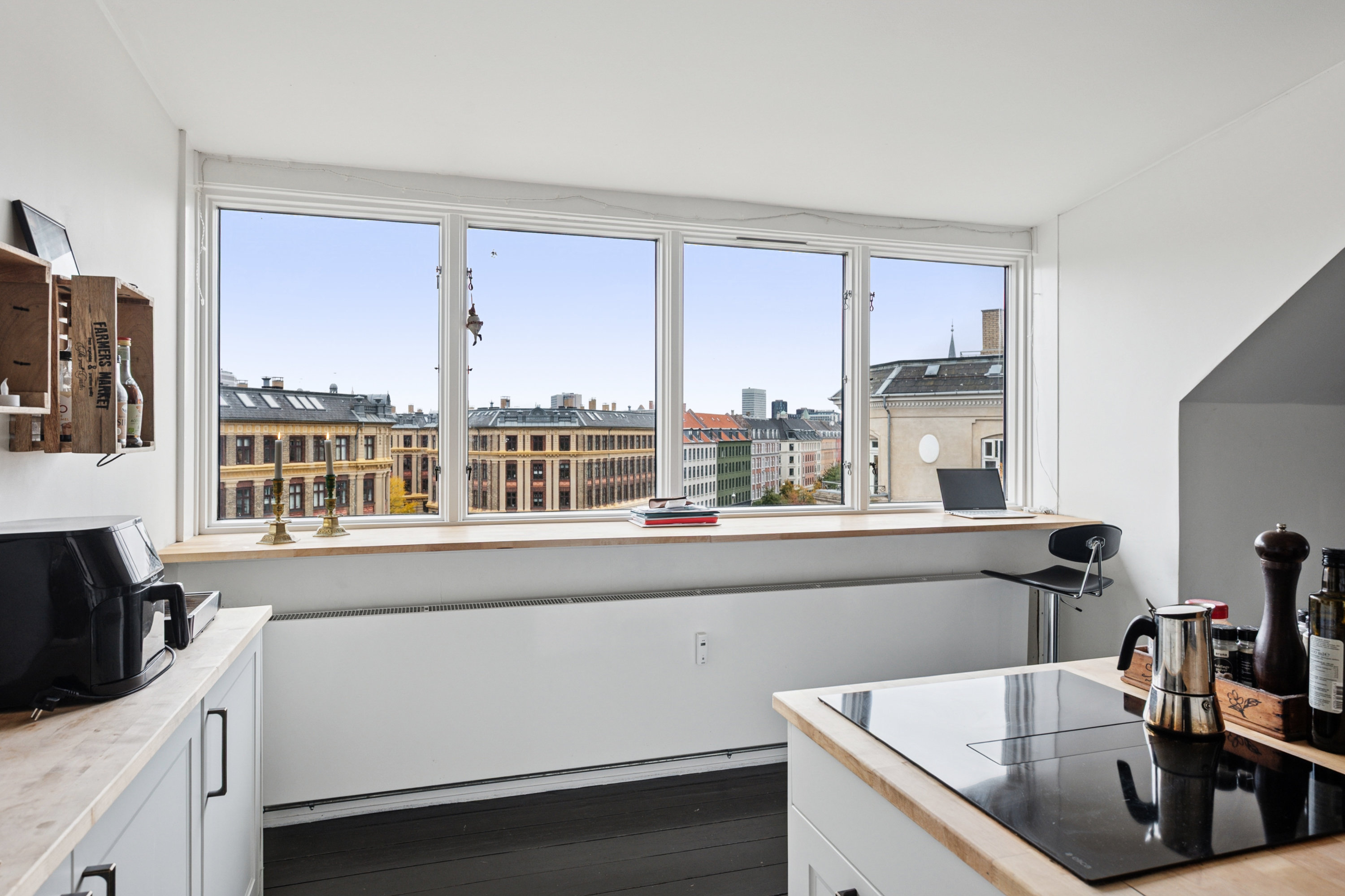 Fremhævet køkken billede i fuldskærmstilstand. Billede af Sønder Boulevard 43, 5. tv., 1720 København V