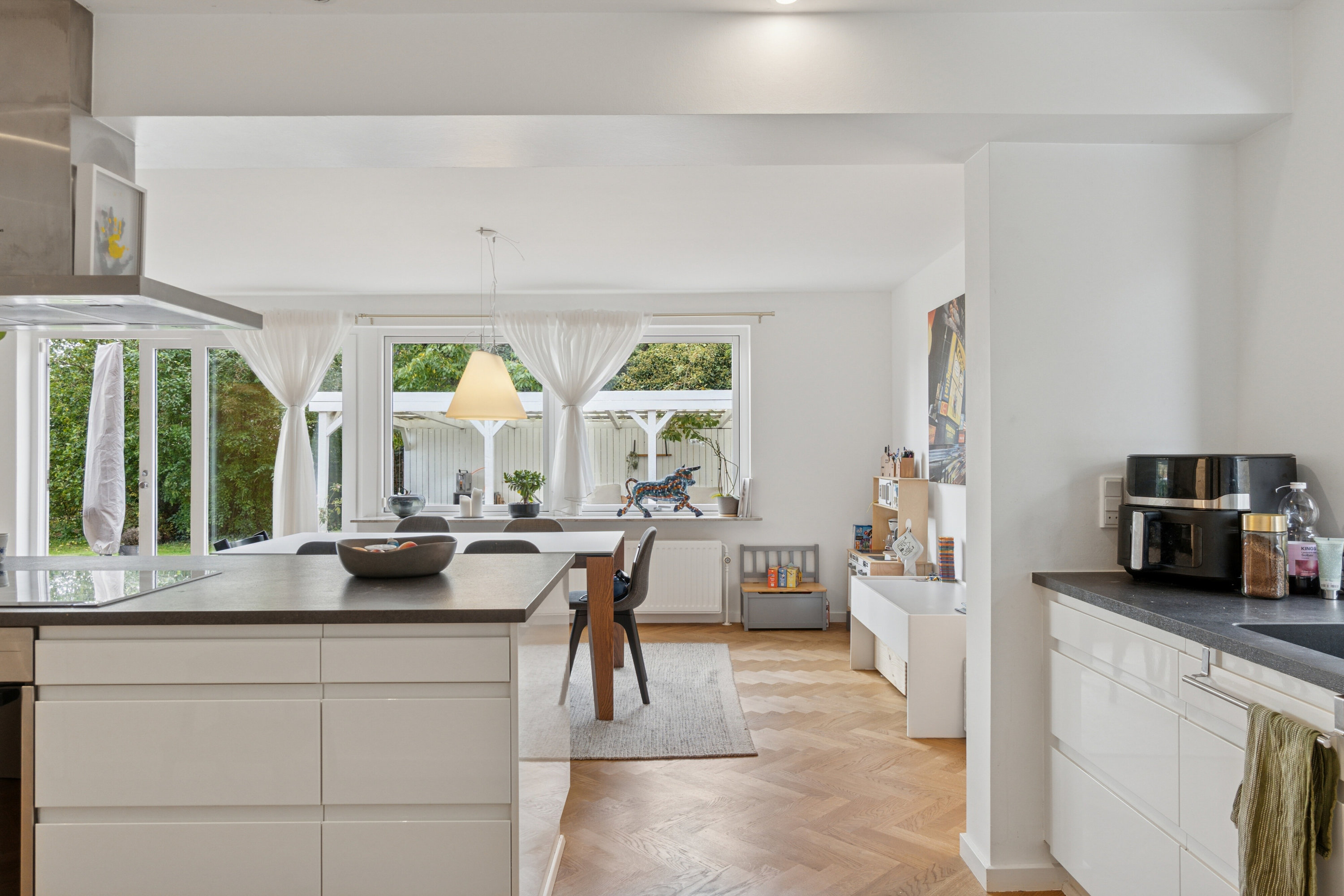 Fremhævet køkken billede i fuldskærmstilstand. Billede af Rudbølvej 7, 2650 Hvidovre