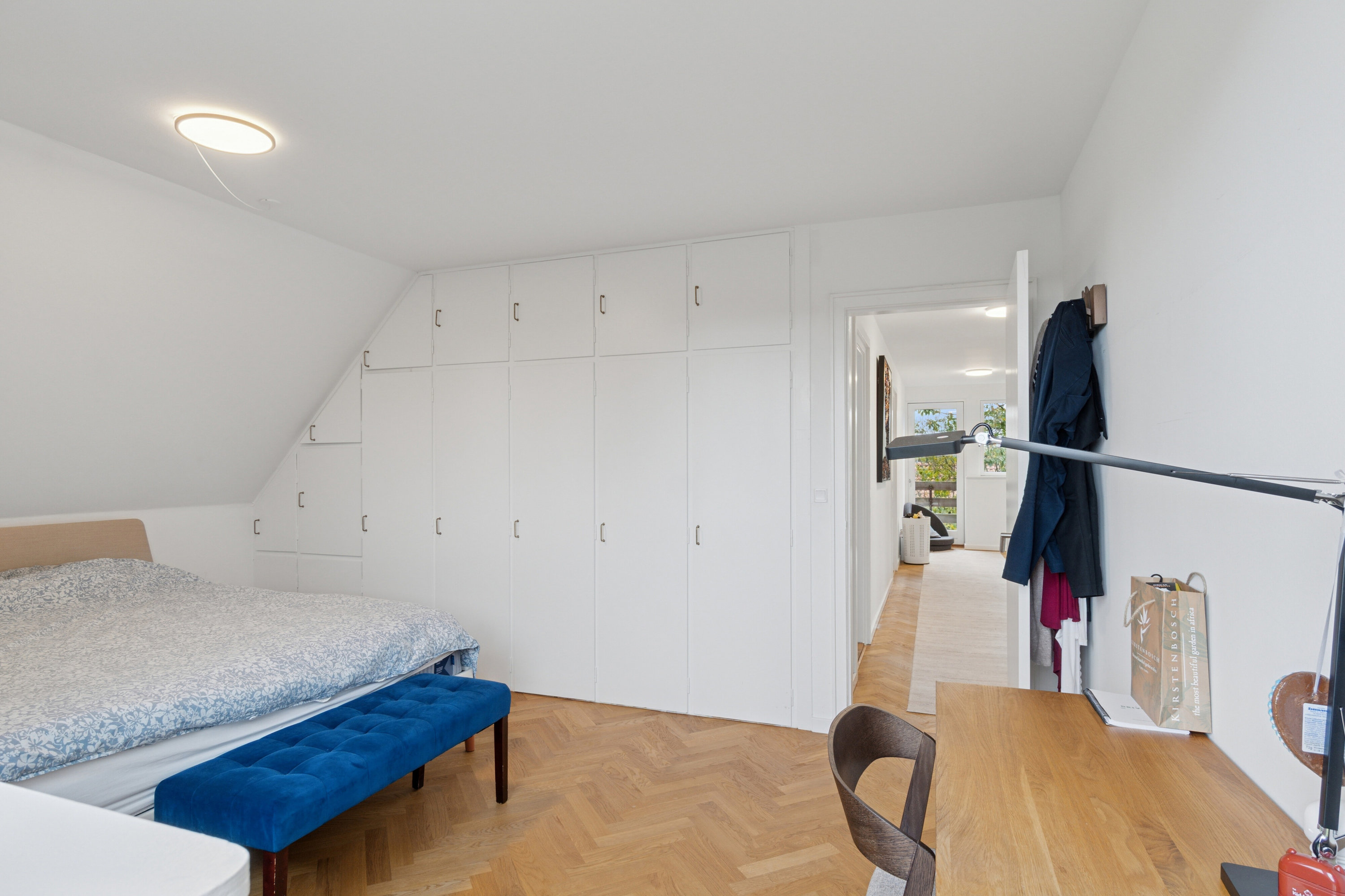 Fremhævet soveværelse billede i fuldskærmstilstand. Billede af Rudbølvej 7, 2650 Hvidovre