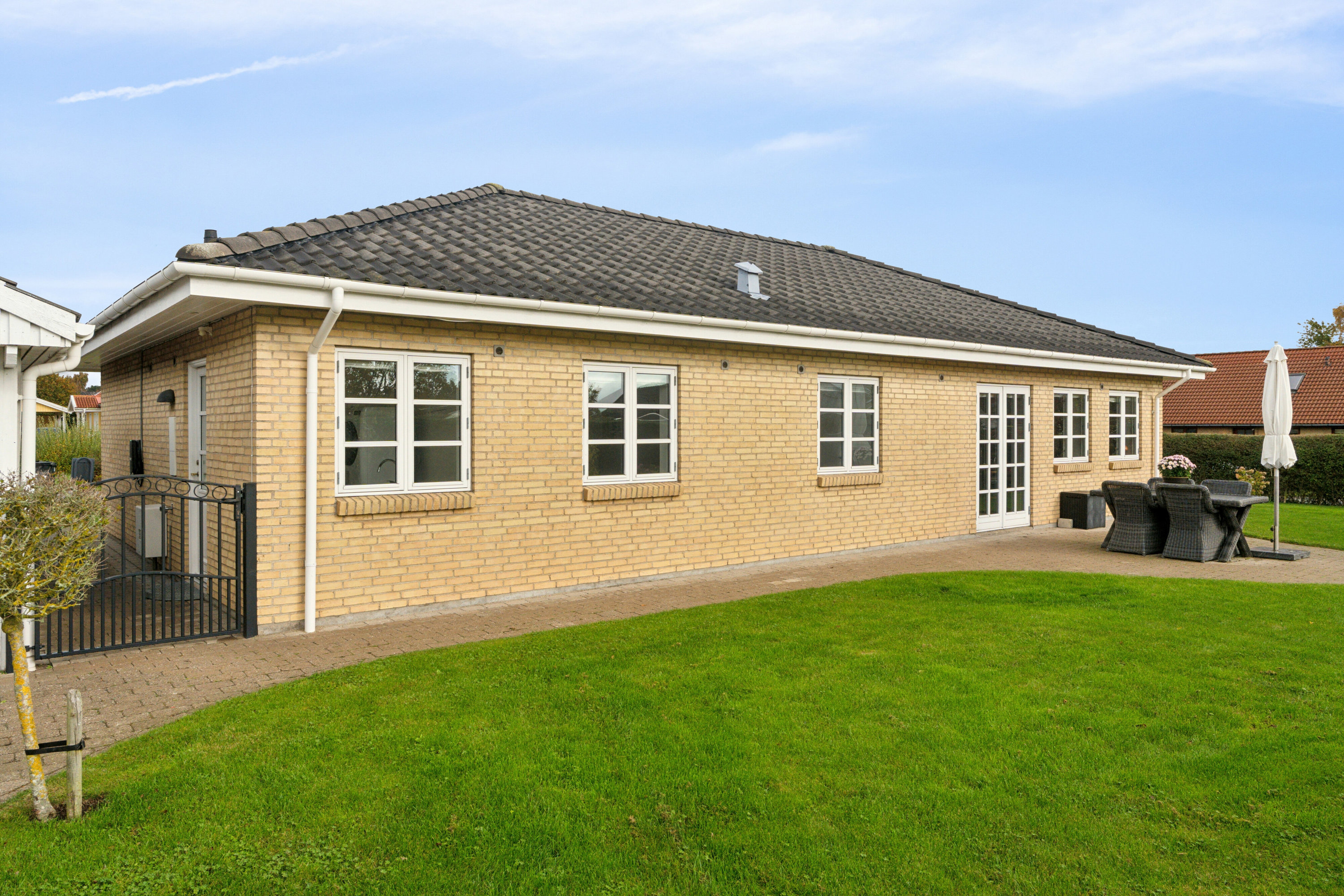 Fremhævet set fra haven billede i fuldskærmstilstand. Billede af Harevænget 31, Brøderup, 4733 Tappernøje