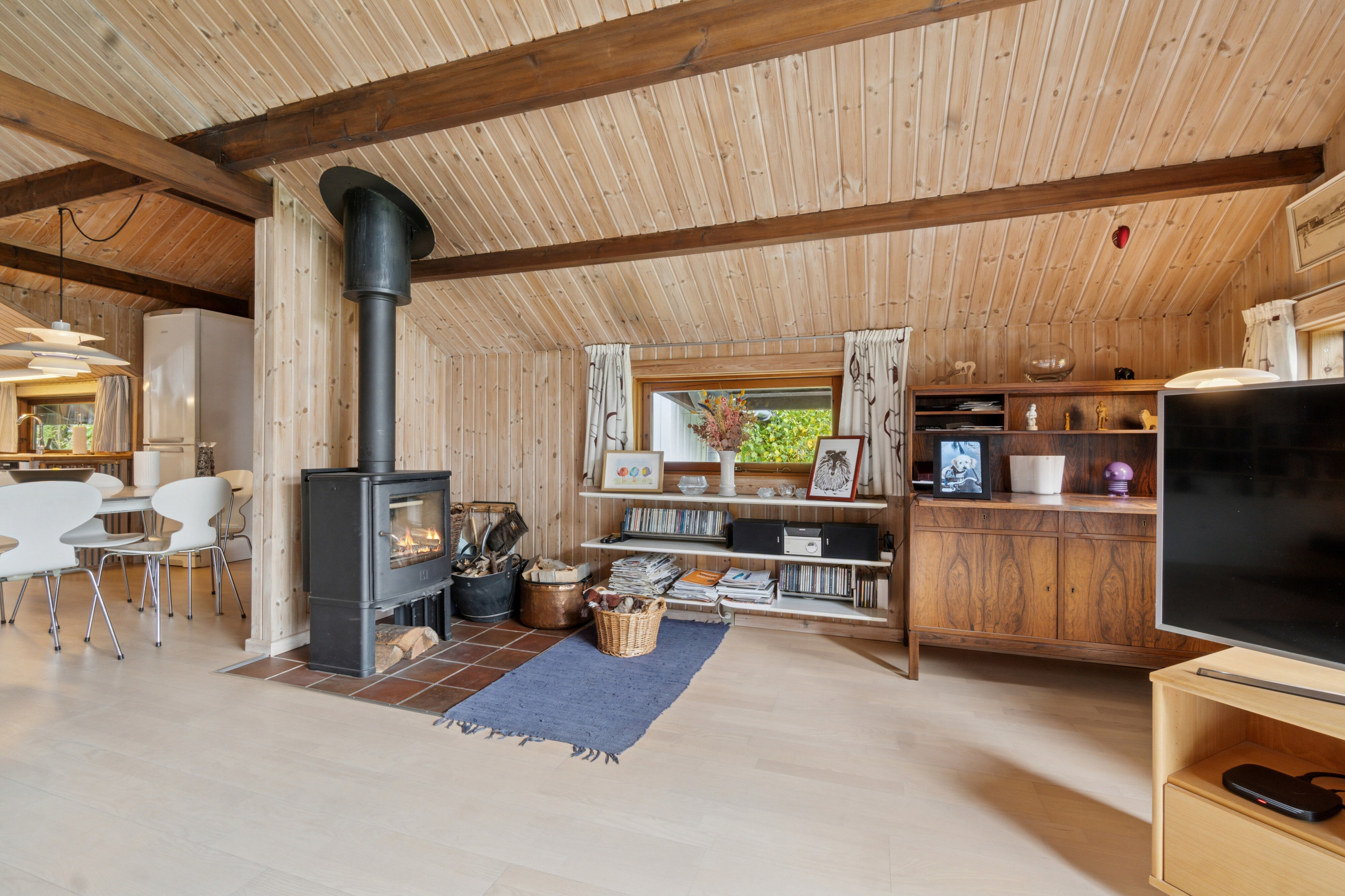 Fremhævet stue billede i fuldskærmstilstand. Billede af Strandlystvej 32, Store Havelse Strand, 3310 Ølsted