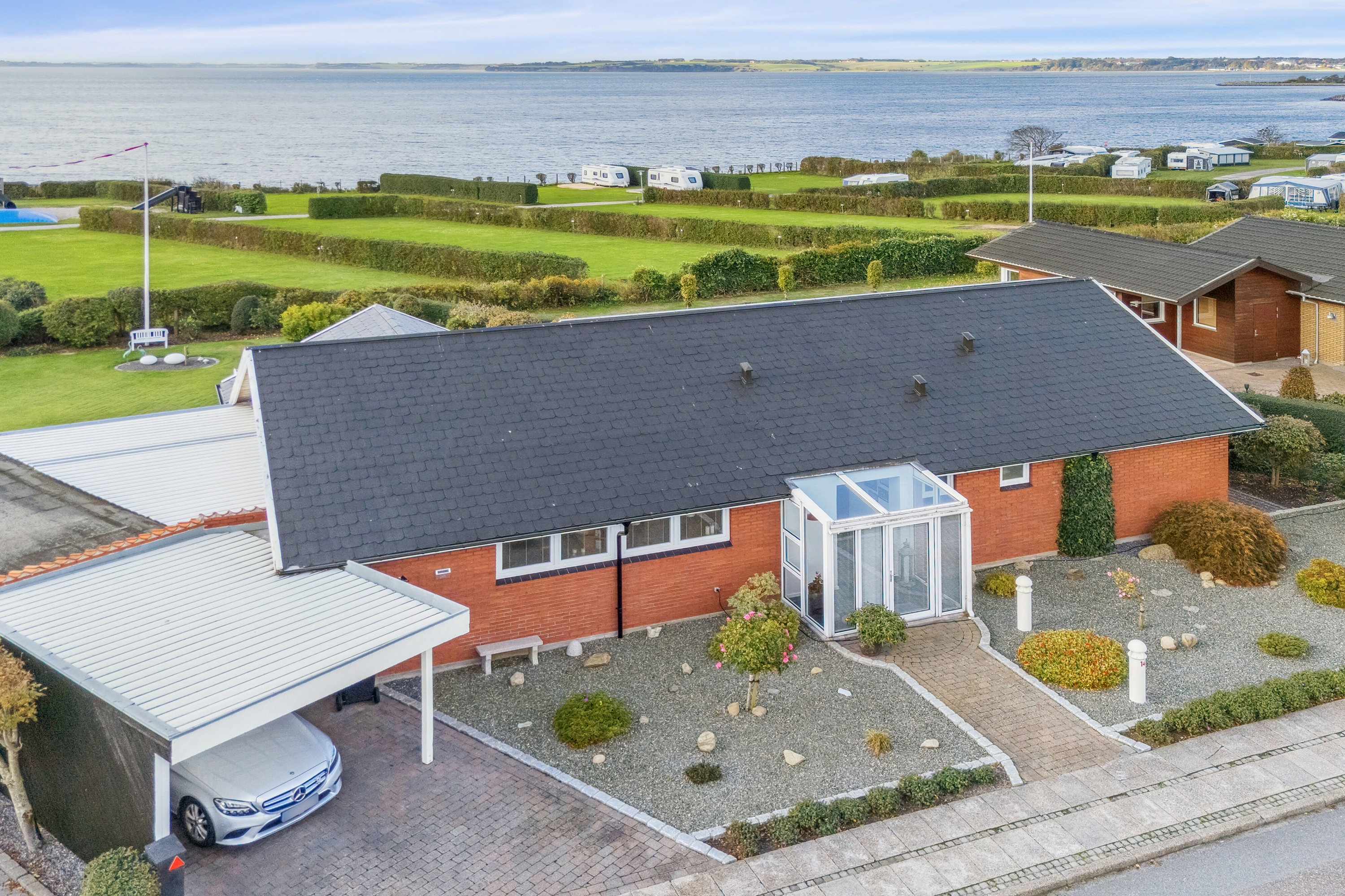 Fremhævet set fra vejen billede i fuldskærmstilstand. Billede af Søbrinken 14, 7700 Thisted