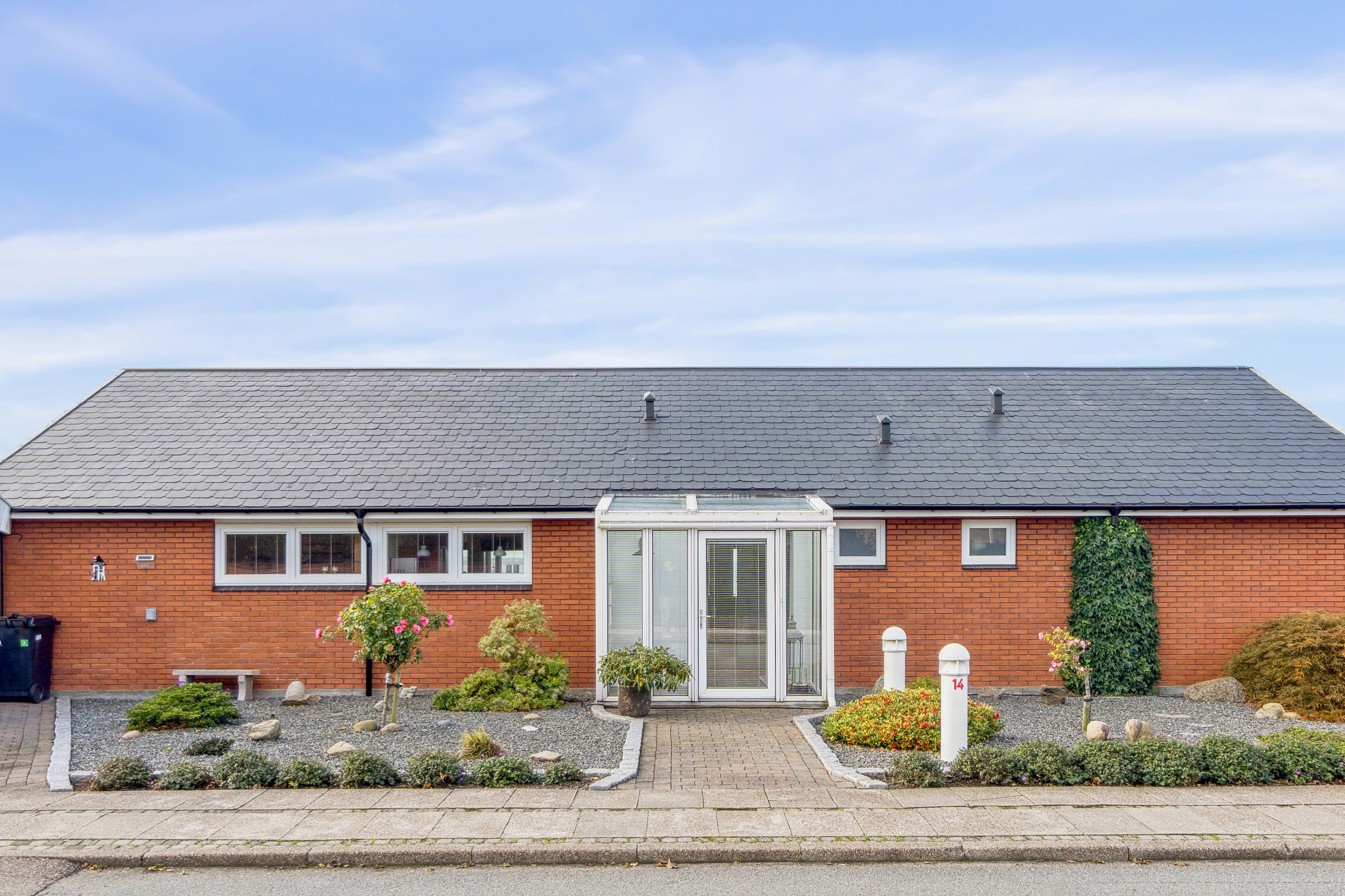 Fremhævet set fra vejen billede i fuldskærmstilstand. Billede af Søbrinken 14, 7700 Thisted