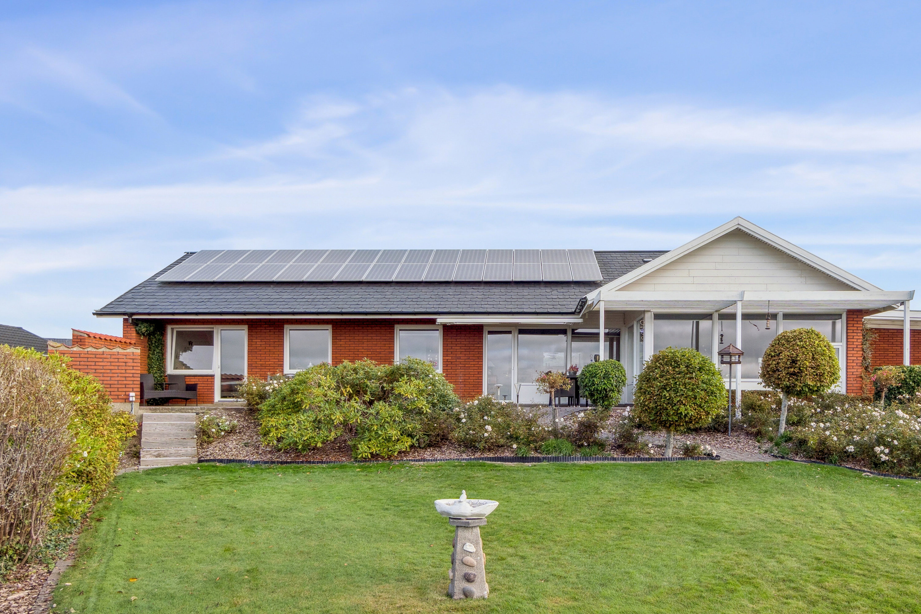 Fremhævet set fra haven billede i fuldskærmstilstand. Billede af Søbrinken 14, 7700 Thisted