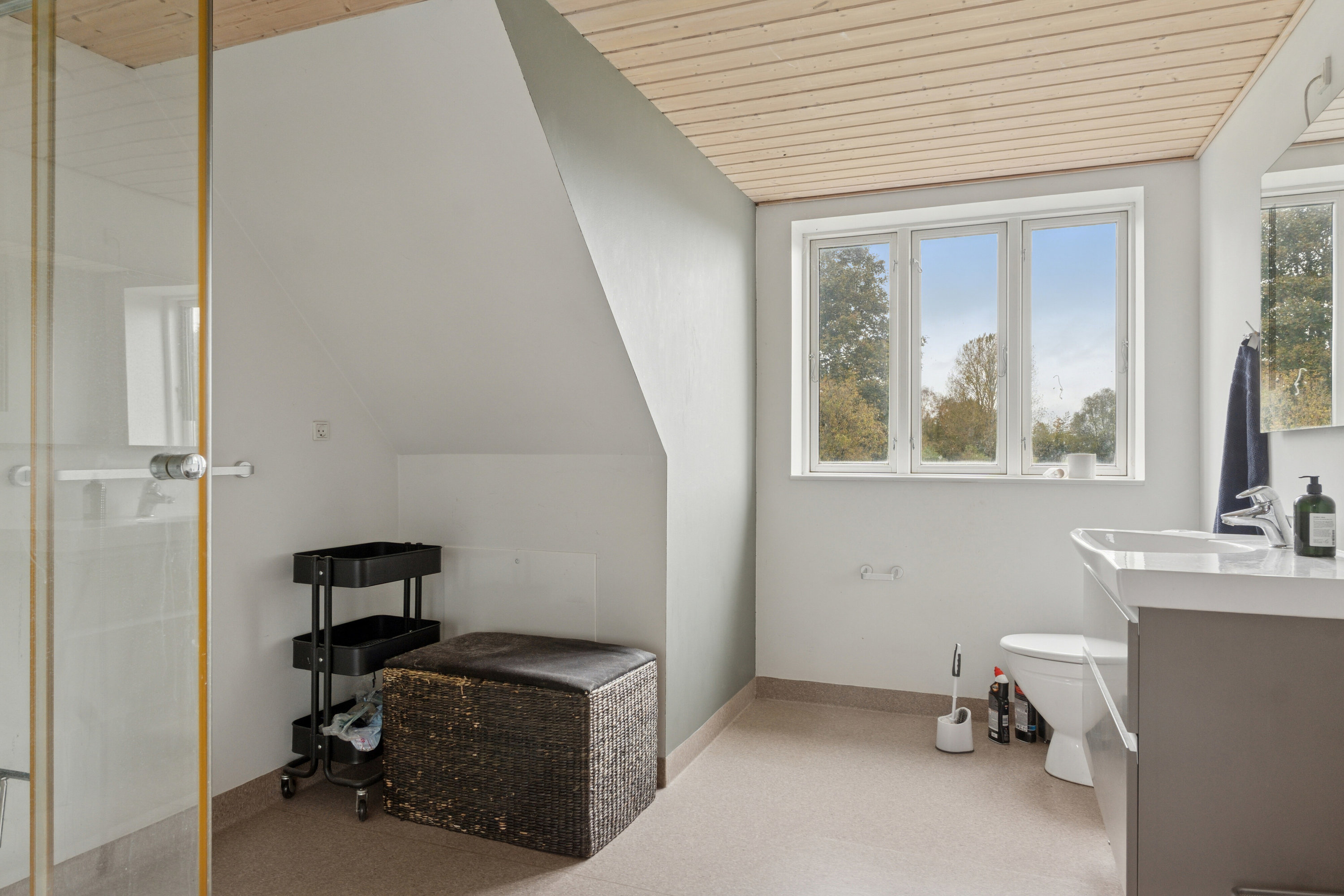 Fremhævet badeværelse billede i fuldskærmstilstand. Billede af Sorøvej 372, Ganges Bro, 4700 Næstved