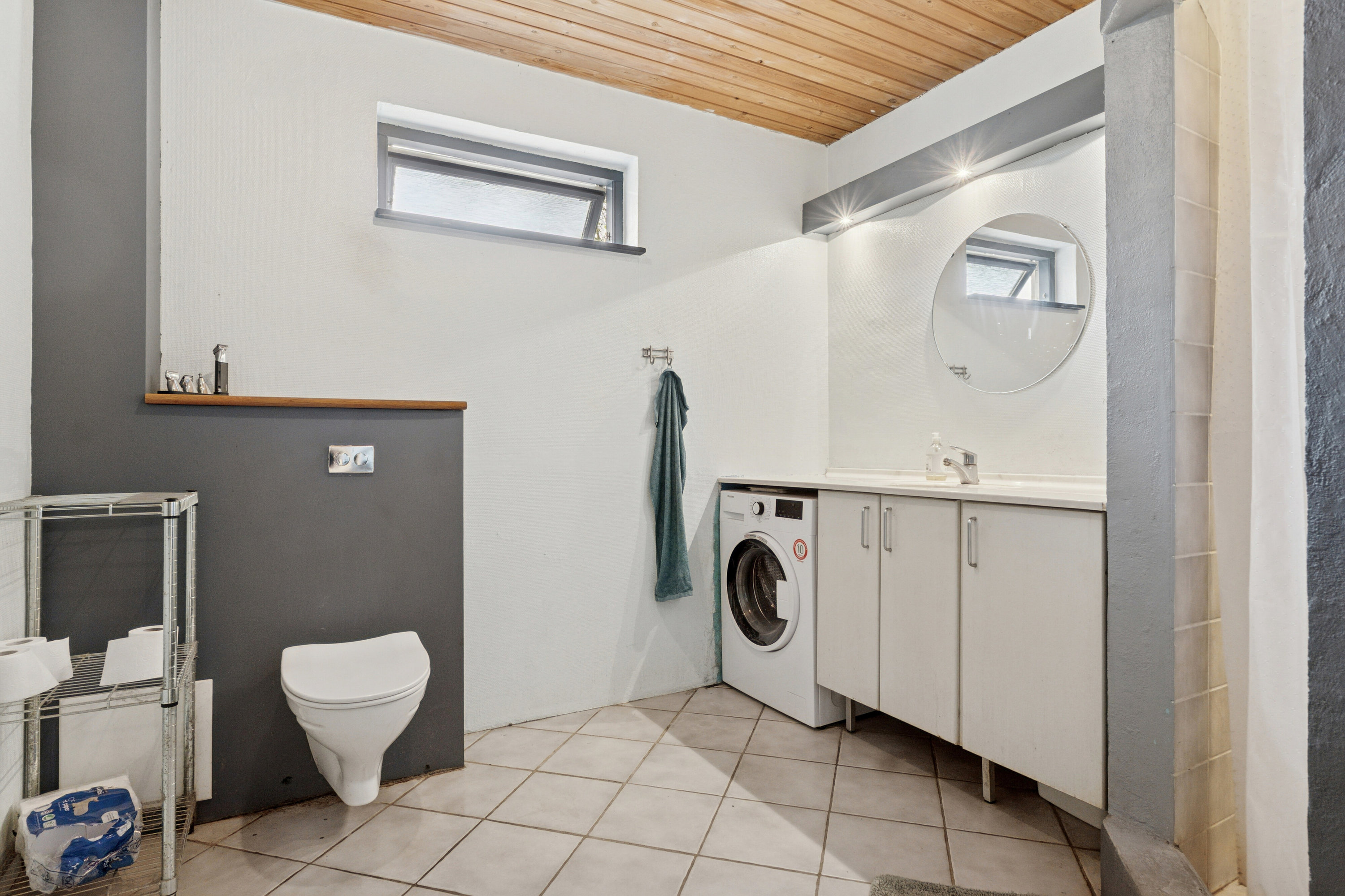 Fremhævet badeværelse billede i fuldskærmstilstand. Billede af Sorøvej 372, Ganges Bro, 4700 Næstved