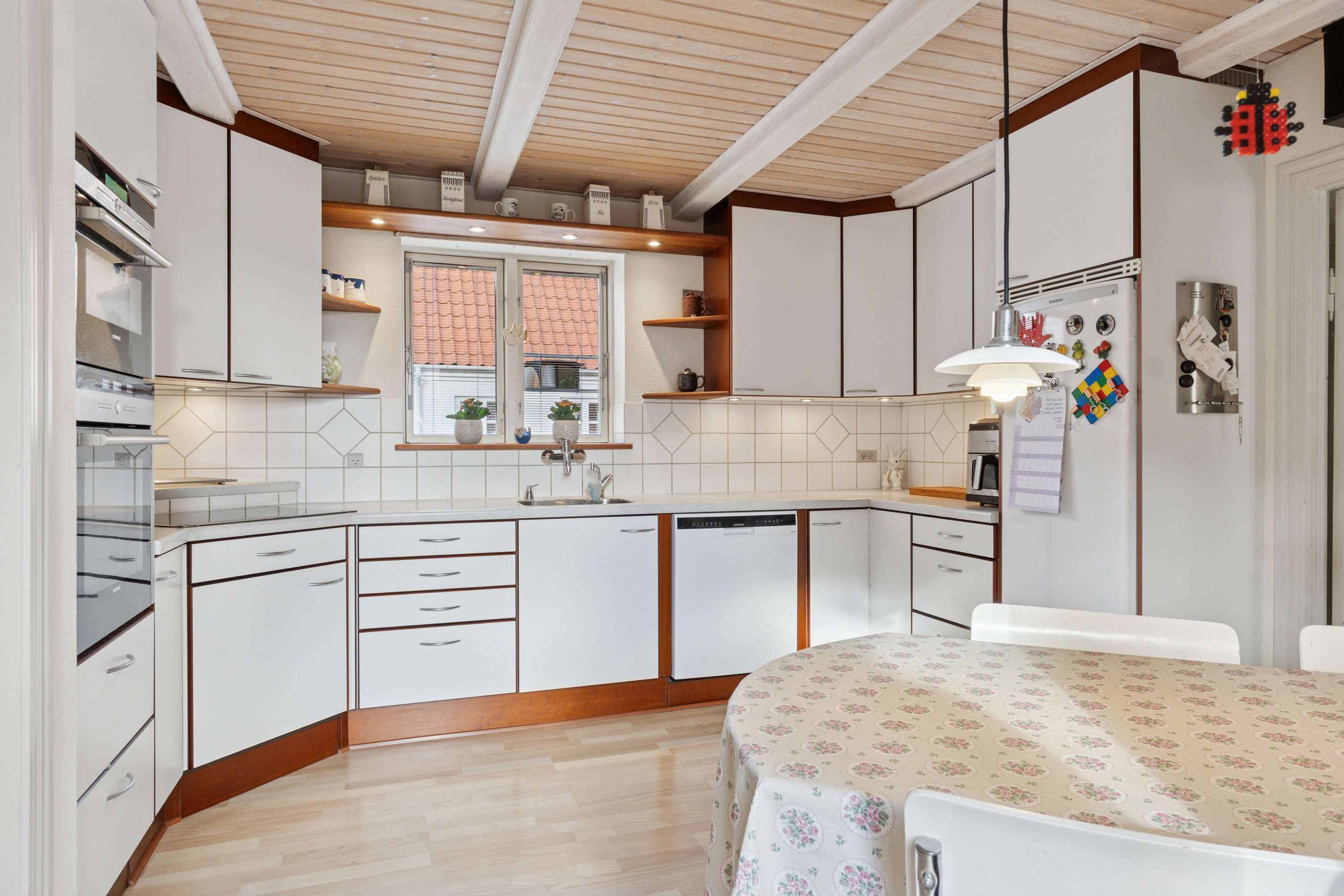 Fremhævet køkken billede i fuldskærmstilstand. Billede af Fredensgade 12, 9870 Sindal