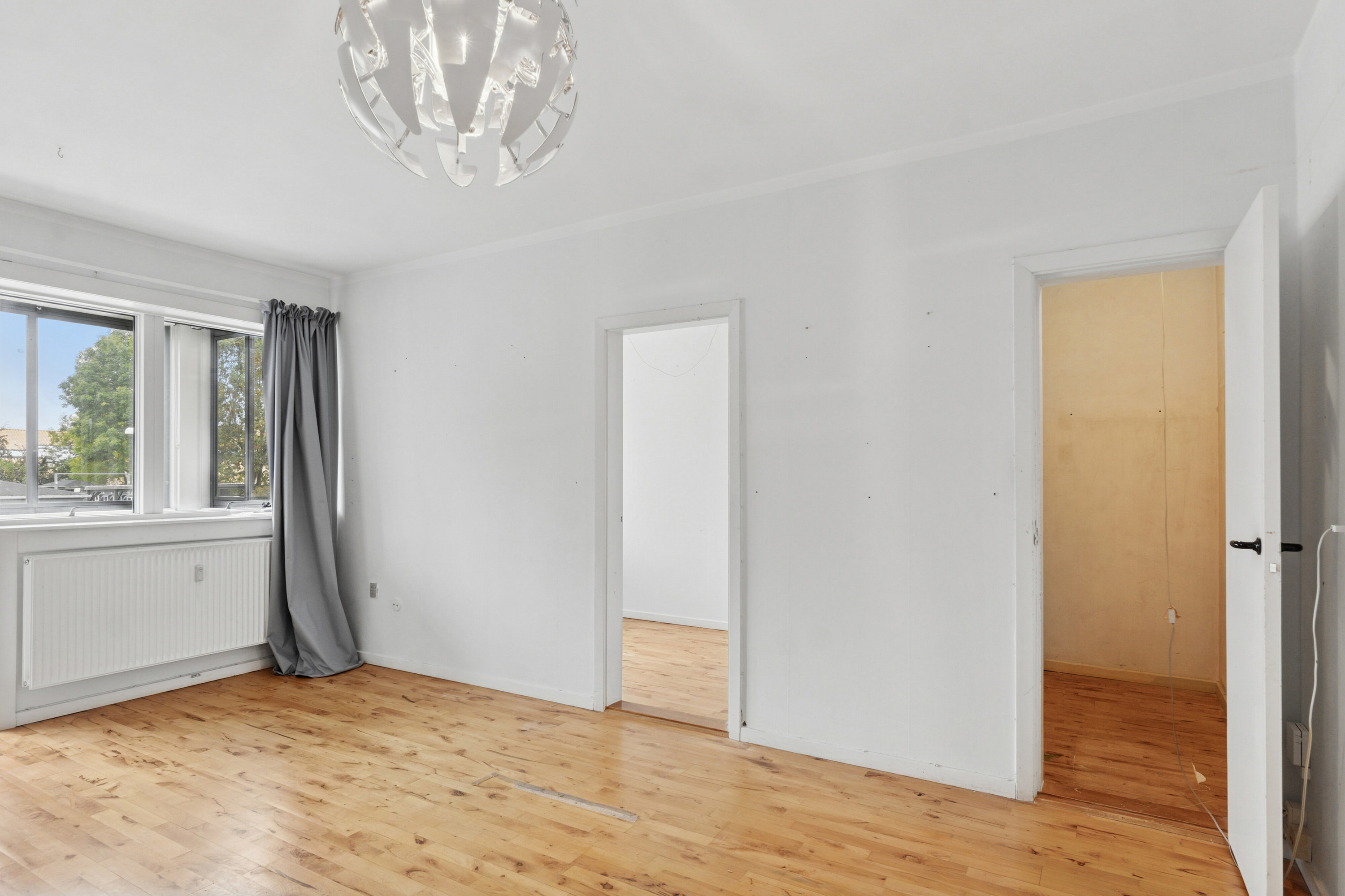 Fremhævet stue billede i fuldskærmstilstand. Billede af Næsborgvej 54, st.. tv., 2650 Hvidovre