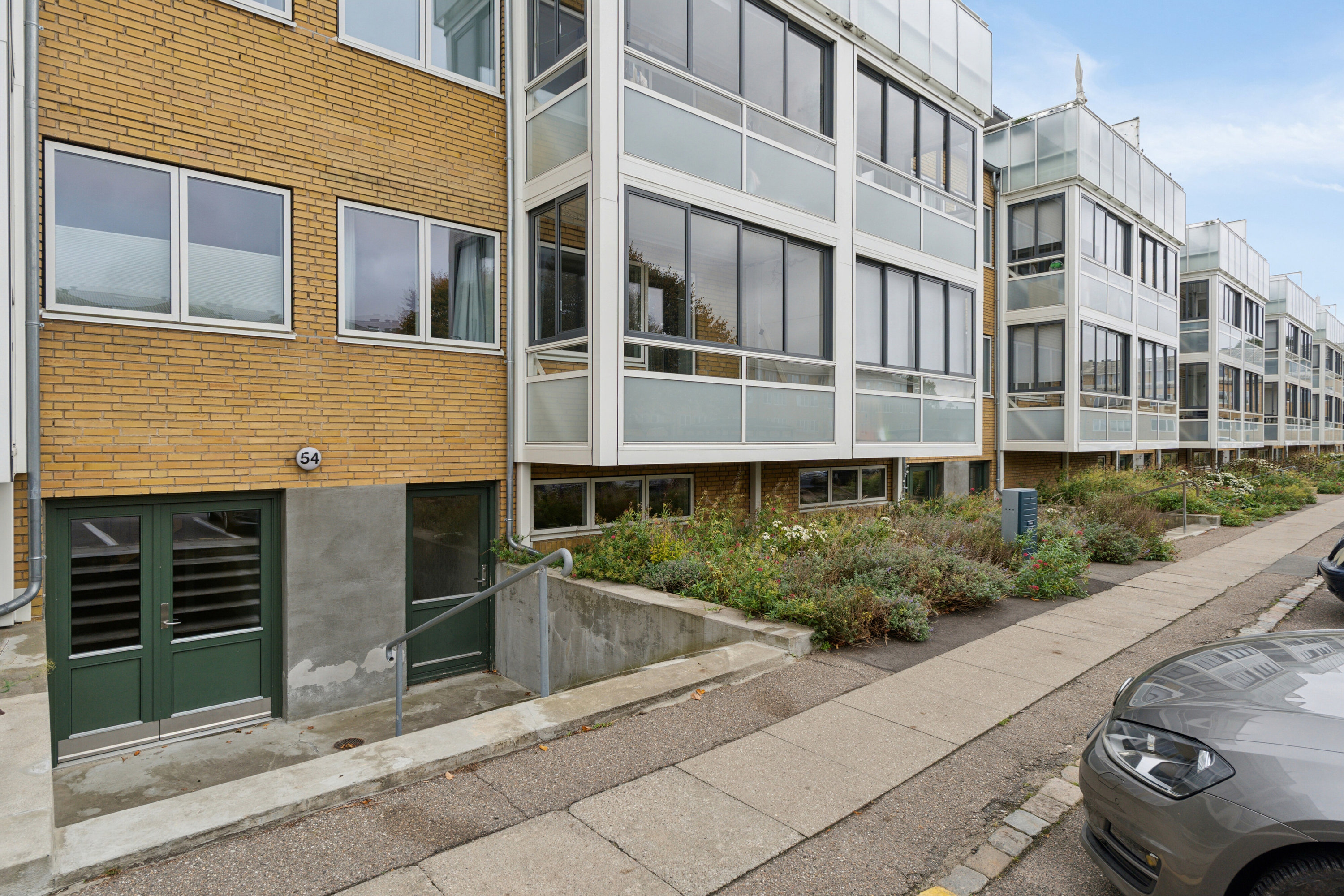 Fremhævet udendørs billede i fuldskærmstilstand. Billede af Næsborgvej 54, st.. tv., 2650 Hvidovre