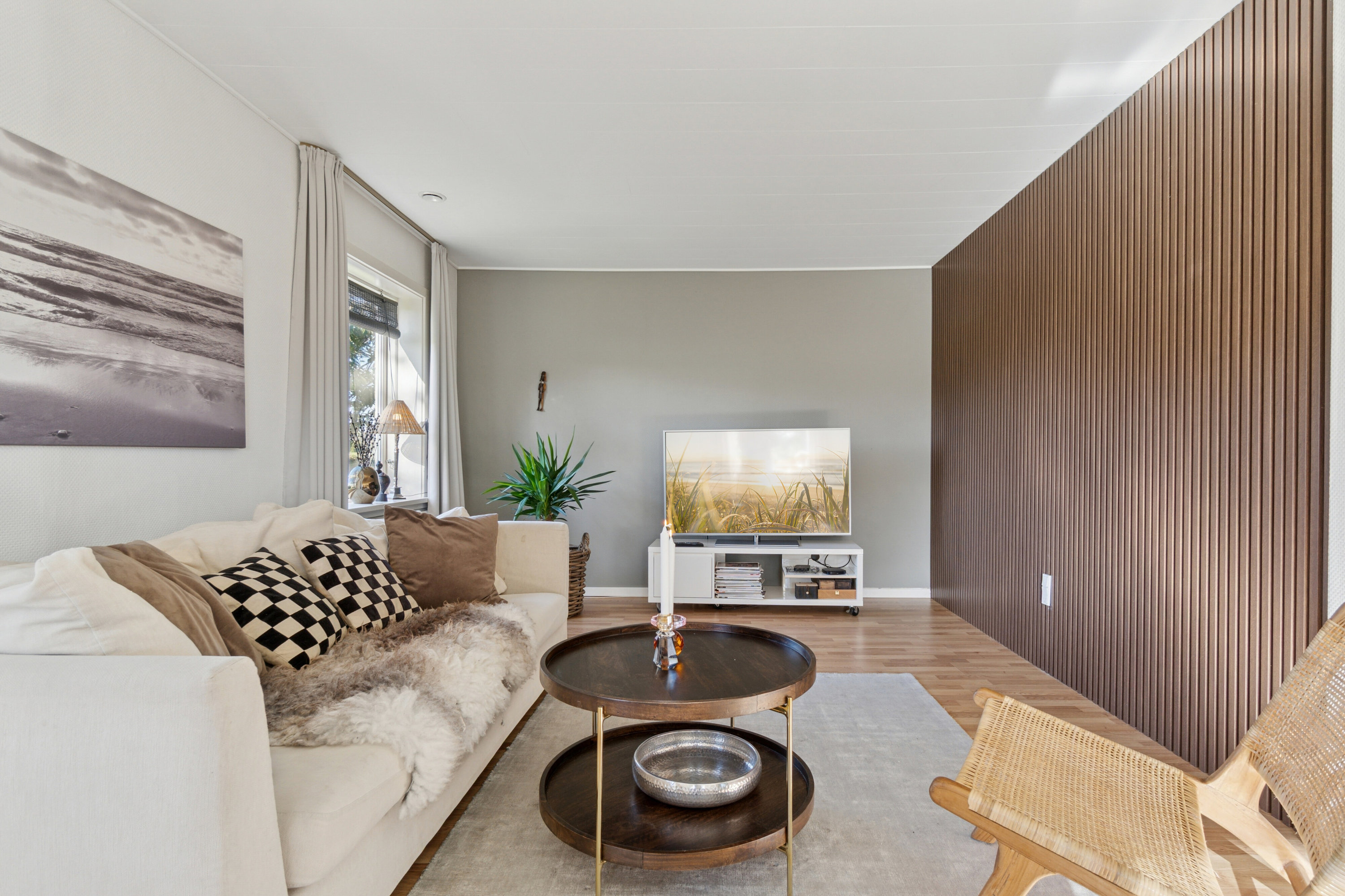 Fremhævet stue billede i fuldskærmstilstand. Billede af Stensebyvejen 22, Bodilsker, 3730 Nexø