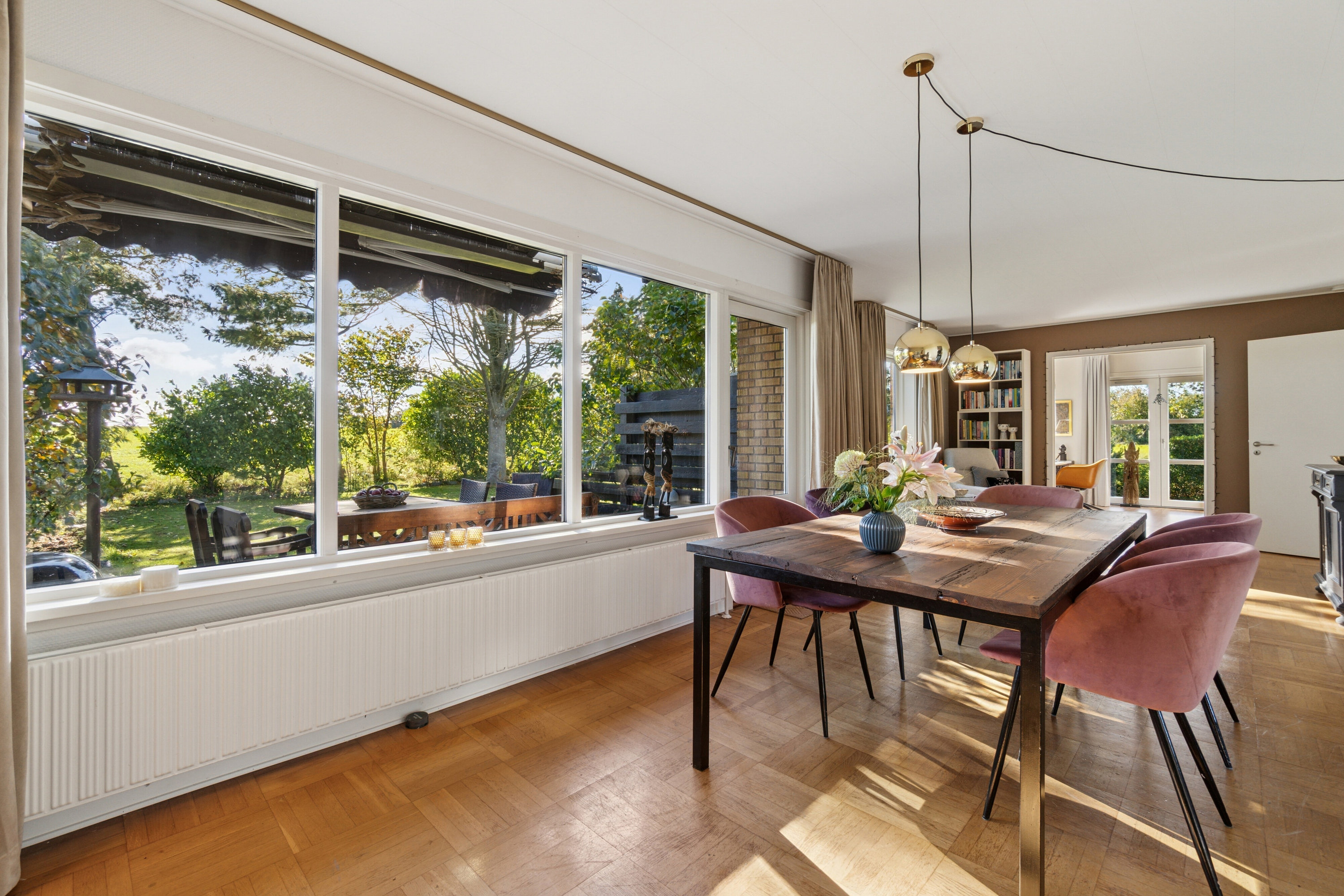 Fremhævet spisestue billede i fuldskærmstilstand. Billede af Stensebyvejen 22, Bodilsker, 3730 Nexø