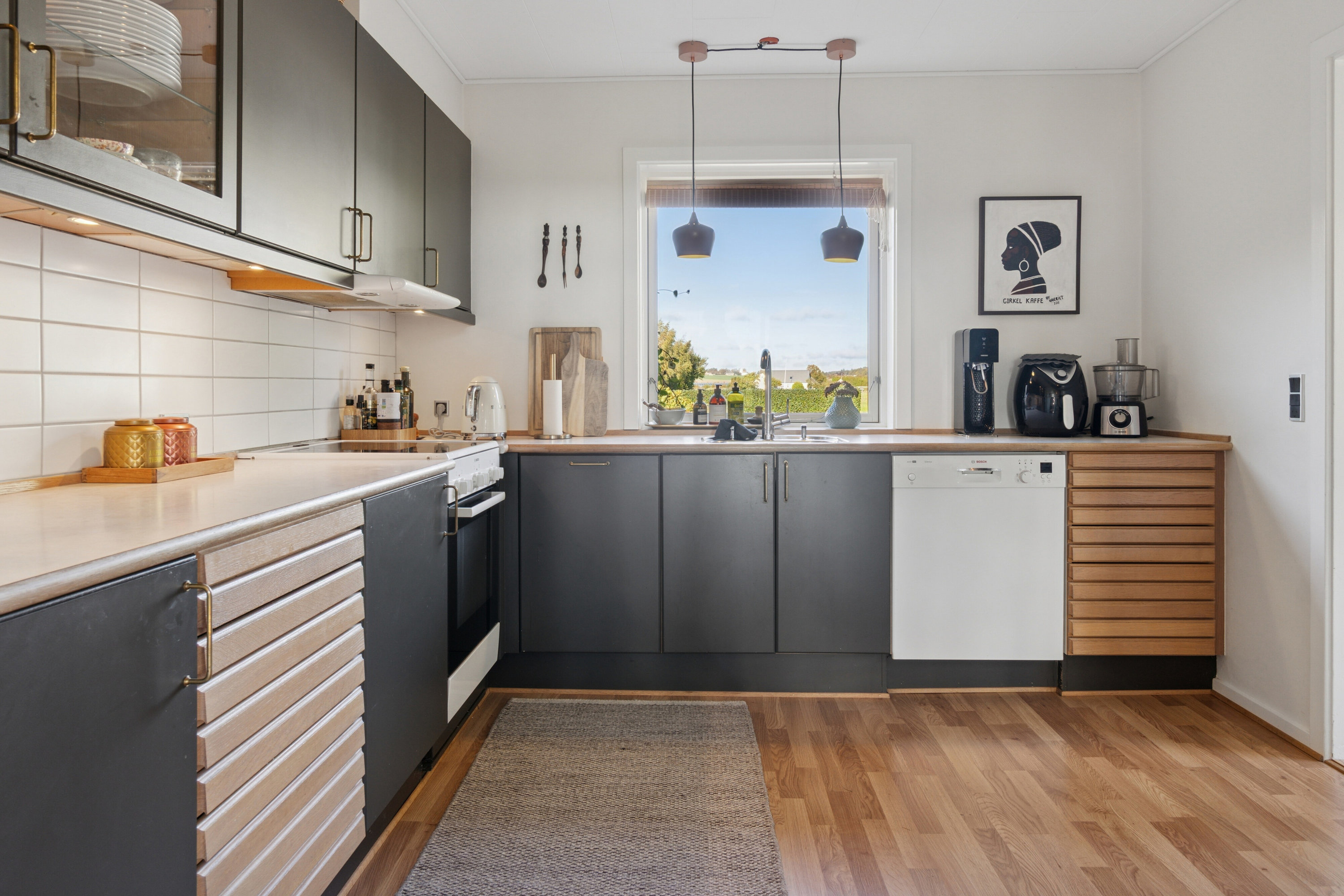 Fremhævet køkken billede i fuldskærmstilstand. Billede af Stensebyvejen 22, Bodilsker, 3730 Nexø