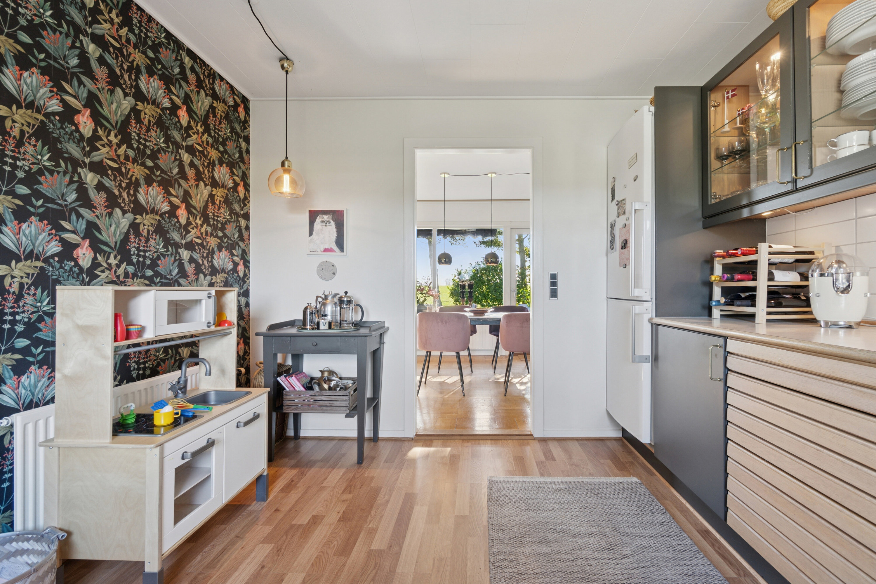 Fremhævet køkken billede i fuldskærmstilstand. Billede af Stensebyvejen 22, Bodilsker, 3730 Nexø