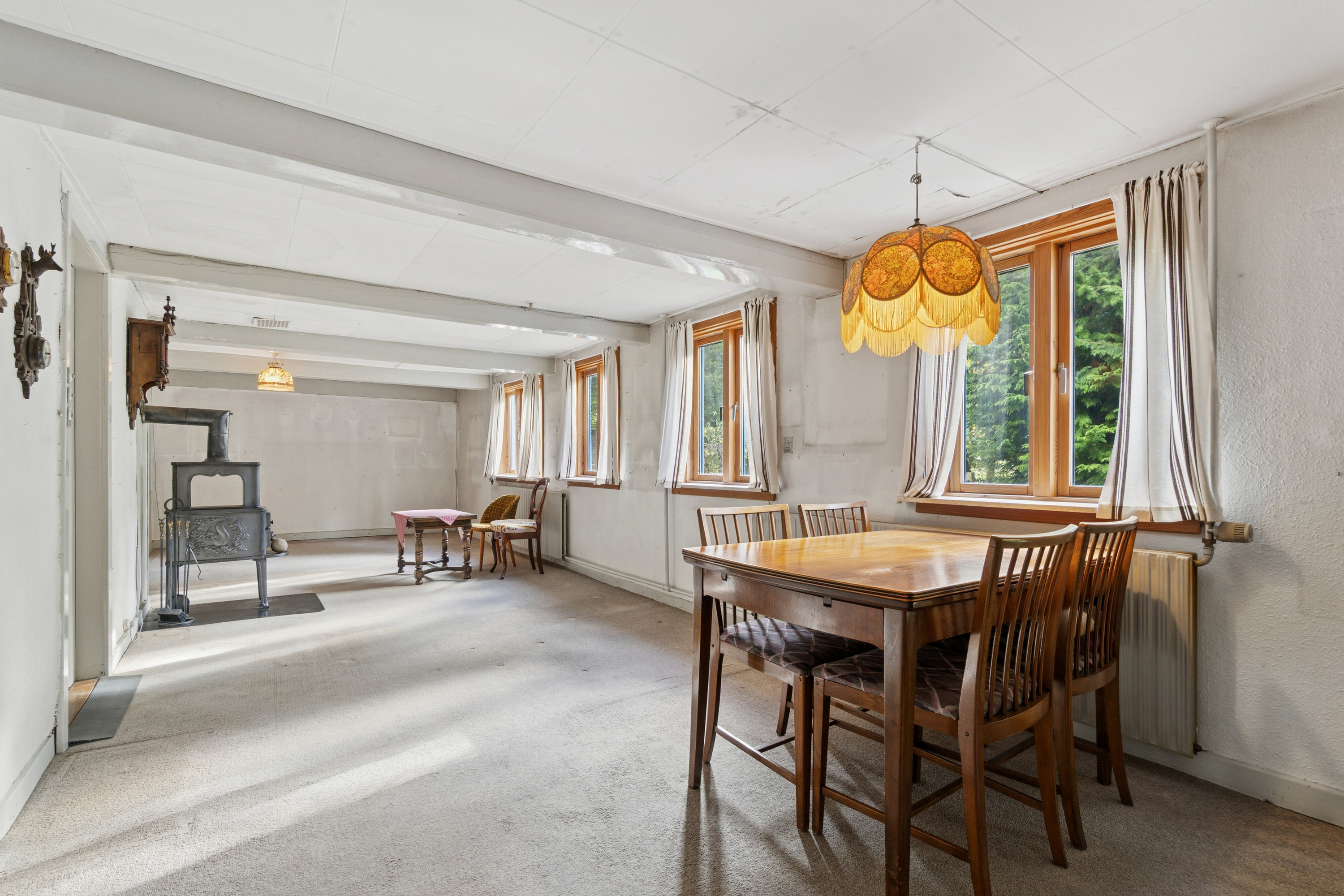 Fremhævet spisestue billede i fuldskærmstilstand. Billede af Nordre Smålyngsvej 2, 3720 Aakirkeby