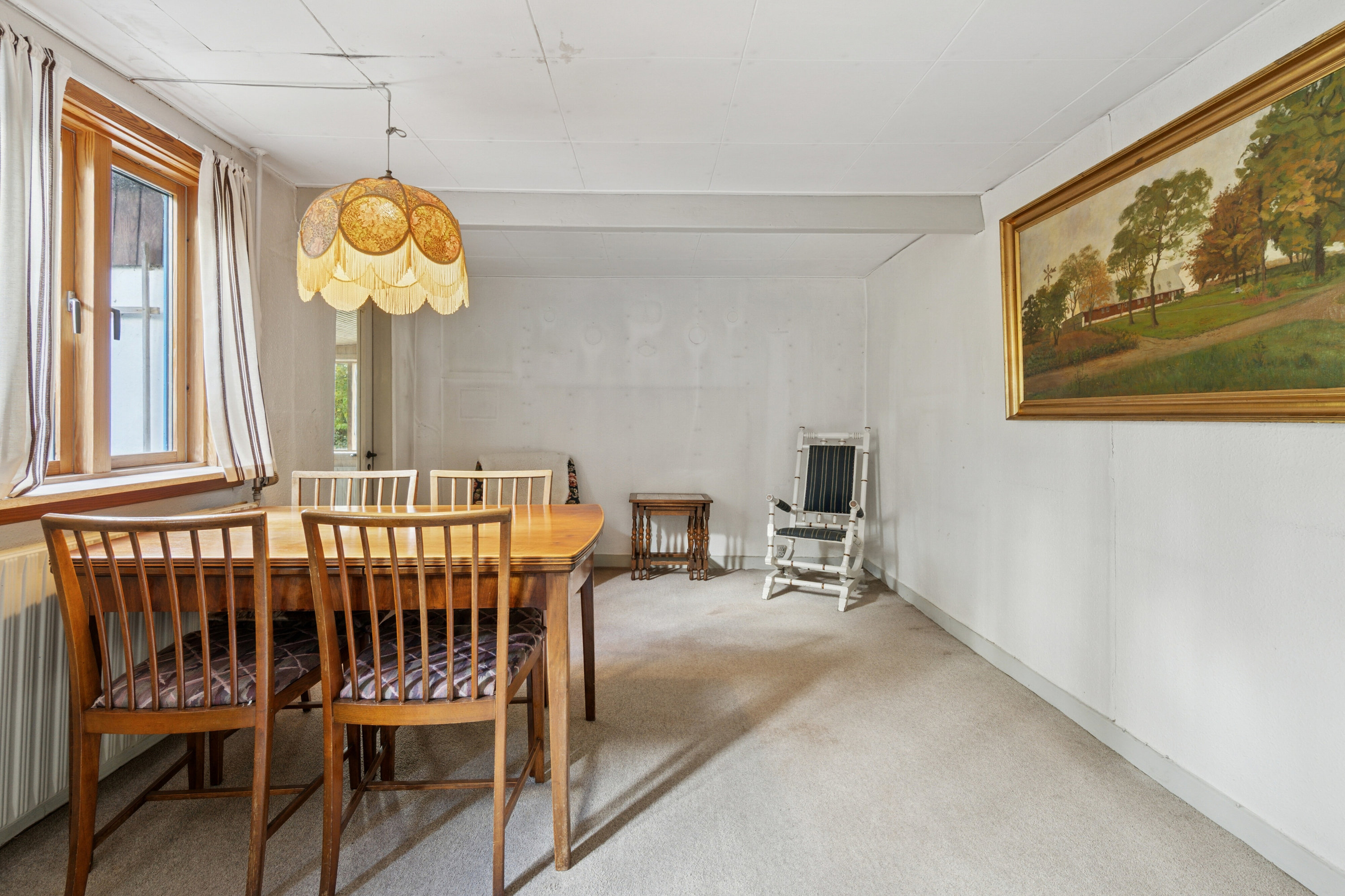 Fremhævet spisestue billede i fuldskærmstilstand. Billede af Nordre Smålyngsvej 2, 3720 Aakirkeby