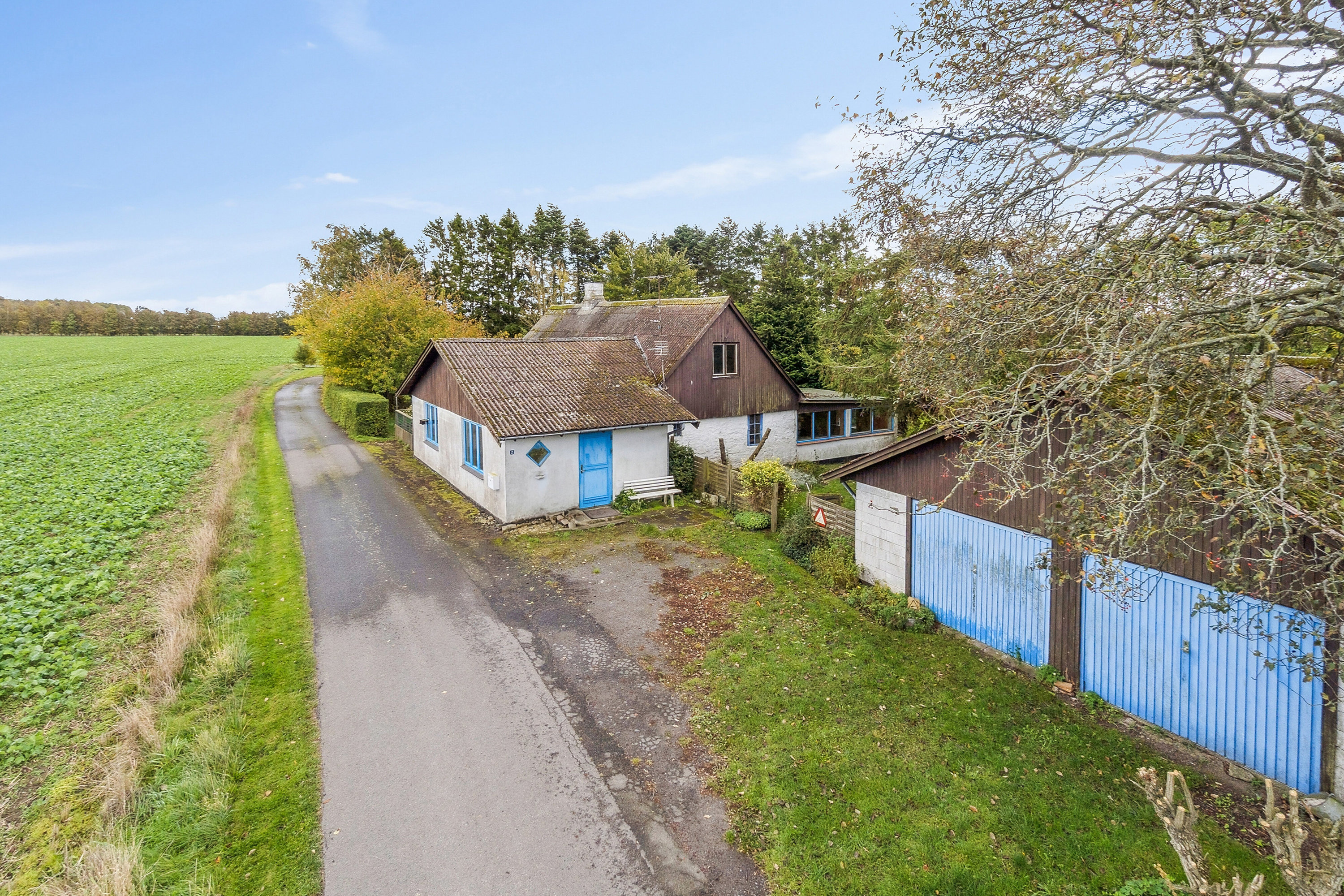 Miniaturebillede 1: set fra vejen. Billede af Nordre Smålyngsvej 2, 3720 Aakirkeby