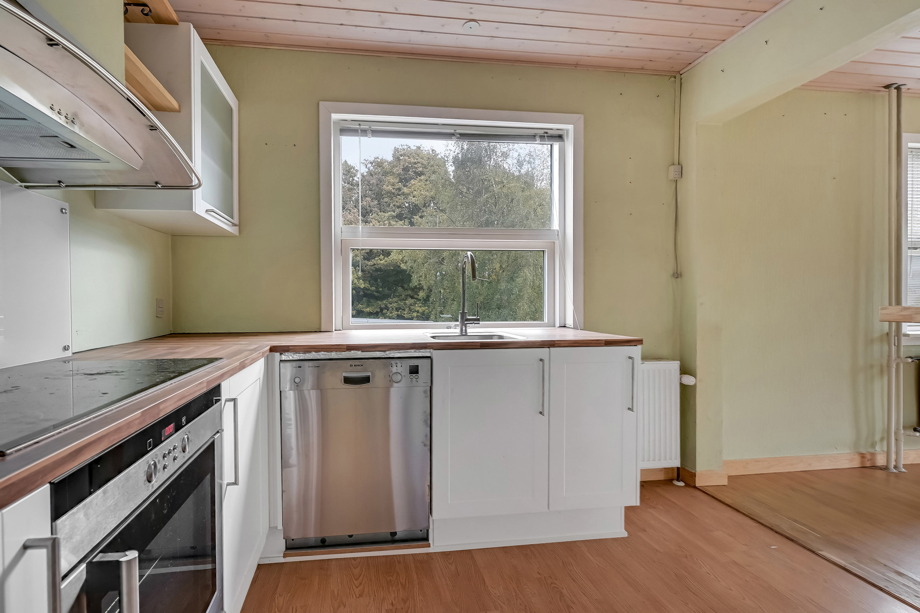 Fremhævet køkken billede i fuldskærmstilstand. Billede af Solbakken 2, 7600 Struer