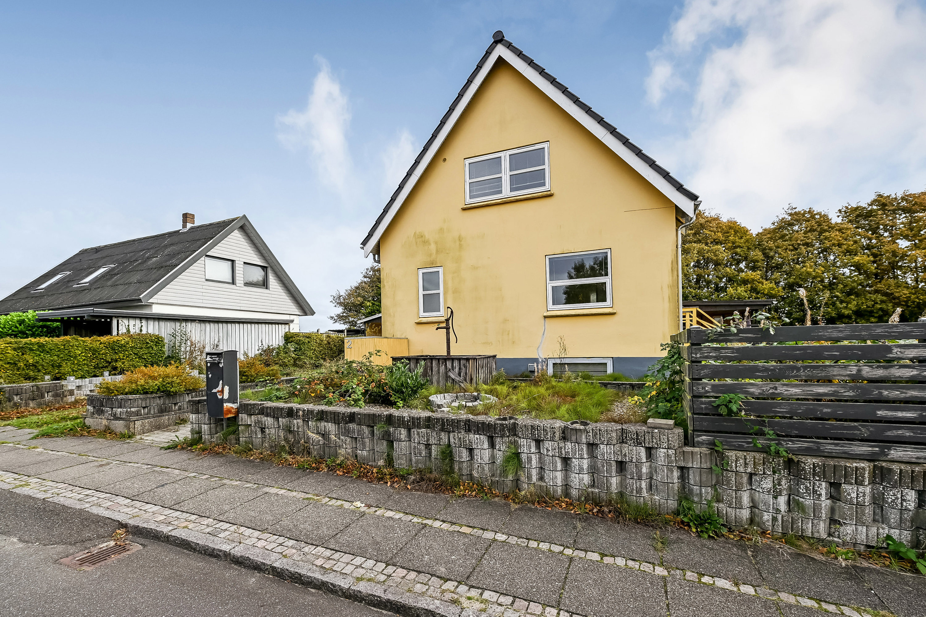 Fremhævet ejendommen billede i fuldskærmstilstand. Billede af Solbakken 2, 7600 Struer