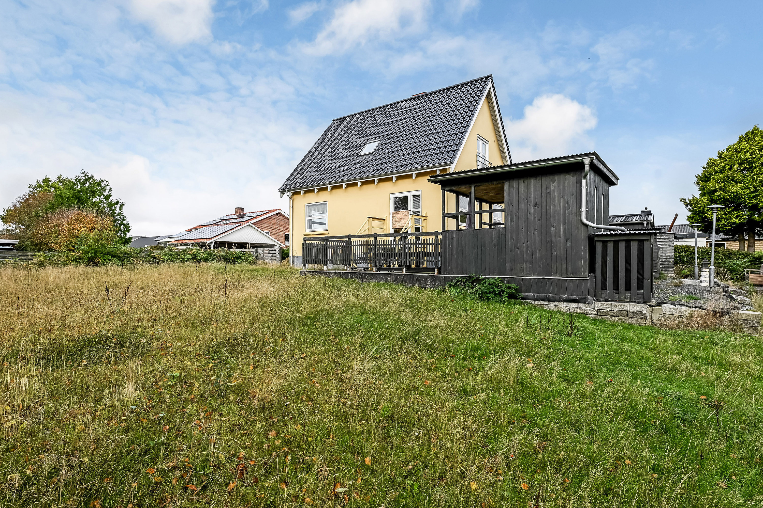 Fremhævet ejendommen billede i fuldskærmstilstand. Billede af Solbakken 2, 7600 Struer