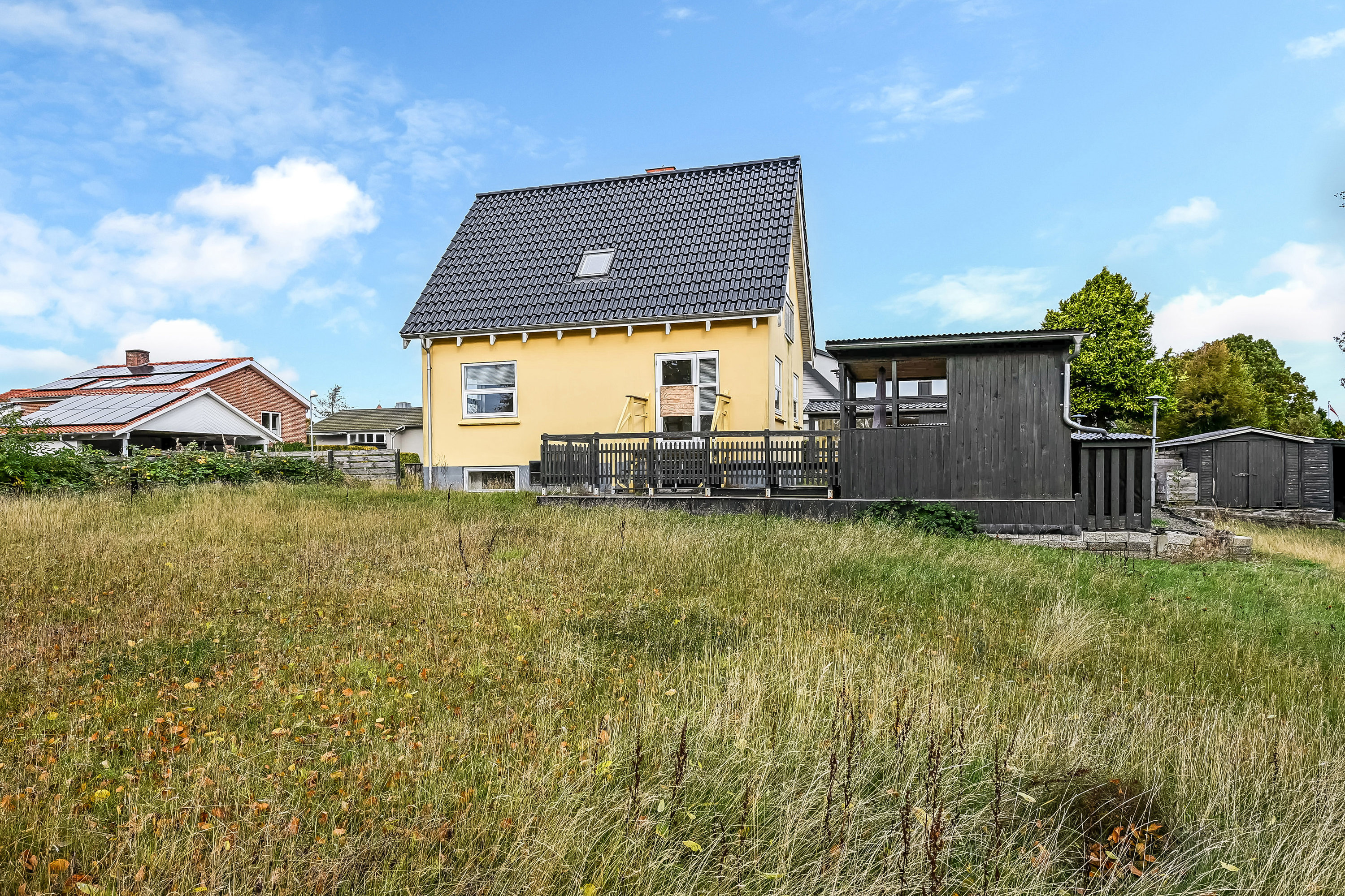 Fremhævet ejendommen billede i fuldskærmstilstand. Billede af Solbakken 2, 7600 Struer