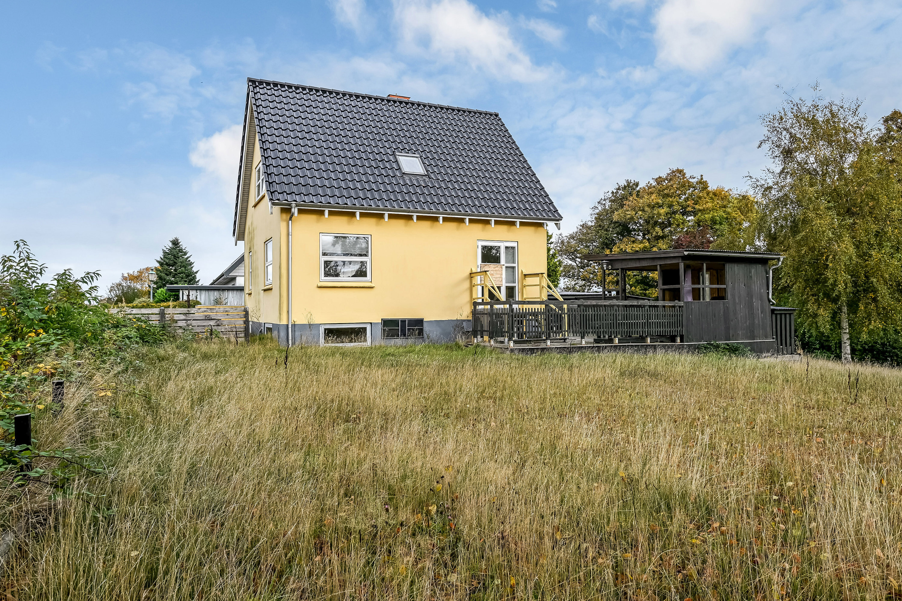 Fremhævet ejendommen billede i fuldskærmstilstand. Billede af Solbakken 2, 7600 Struer