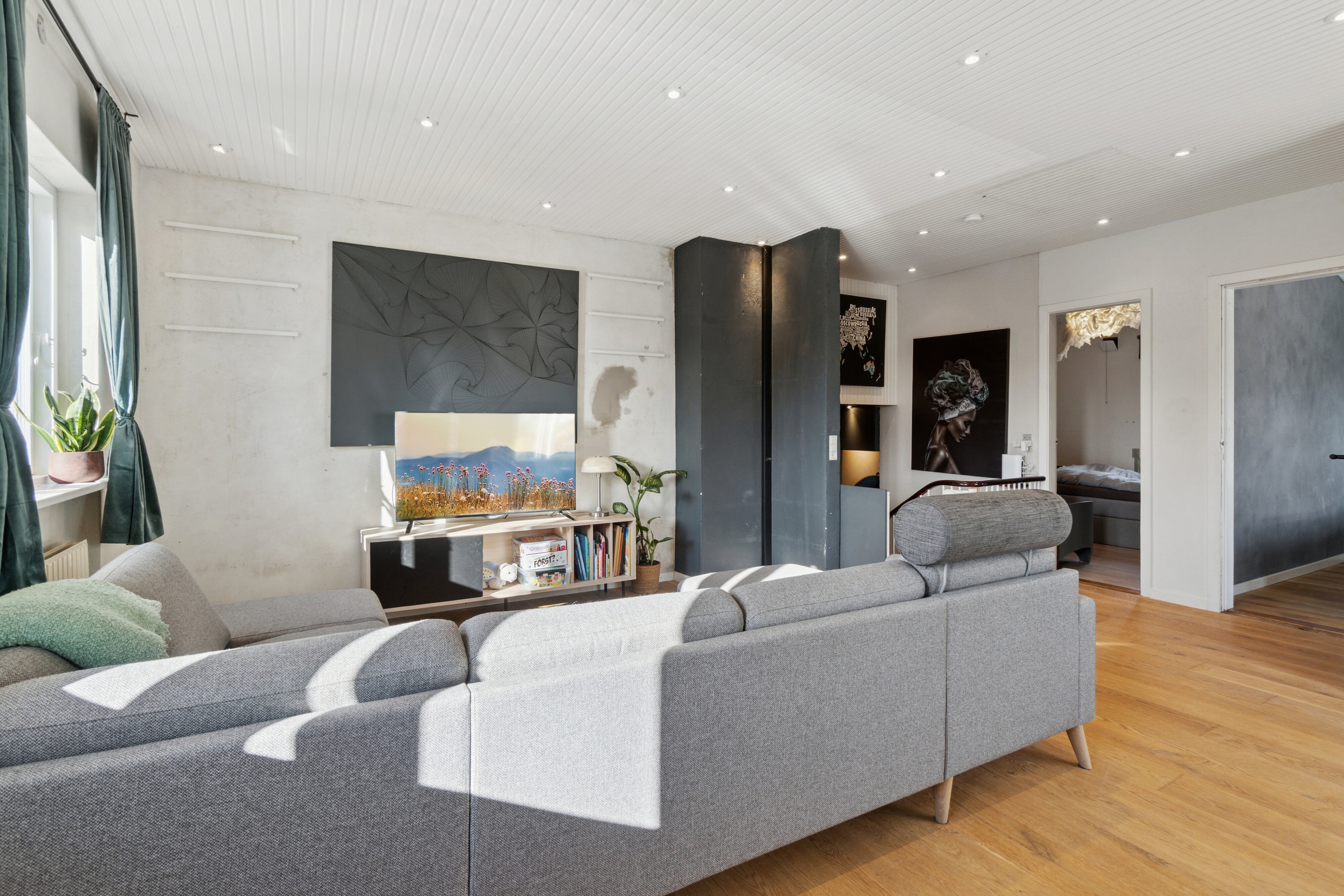 Fremhævet stue billede i fuldskærmstilstand. Billede af Morbærstien 5, Rønne, 3700 Rønne