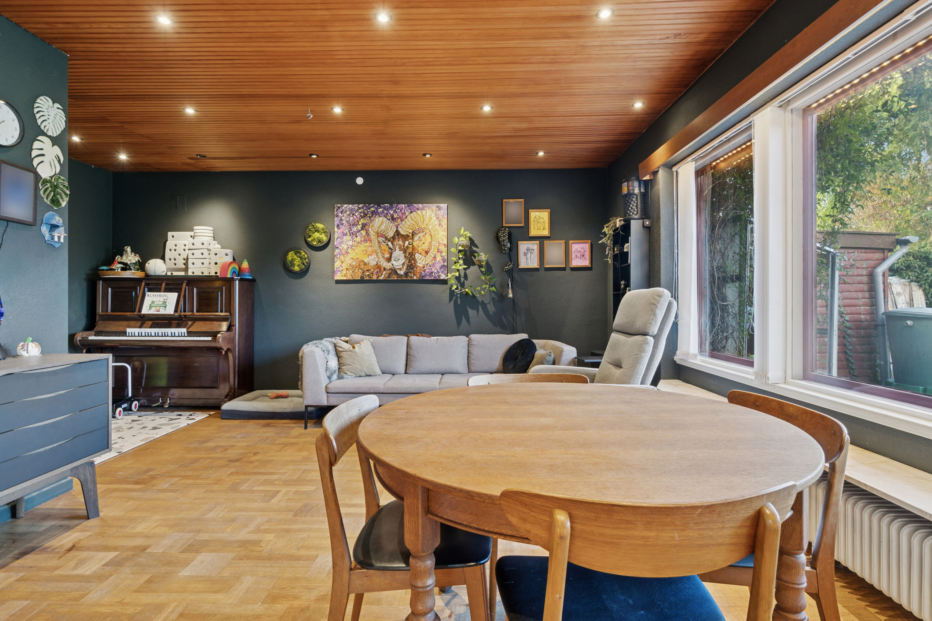 Fremhævet spisestue billede i fuldskærmstilstand. Billede af Morbærstien 5, Rønne, 3700 Rønne