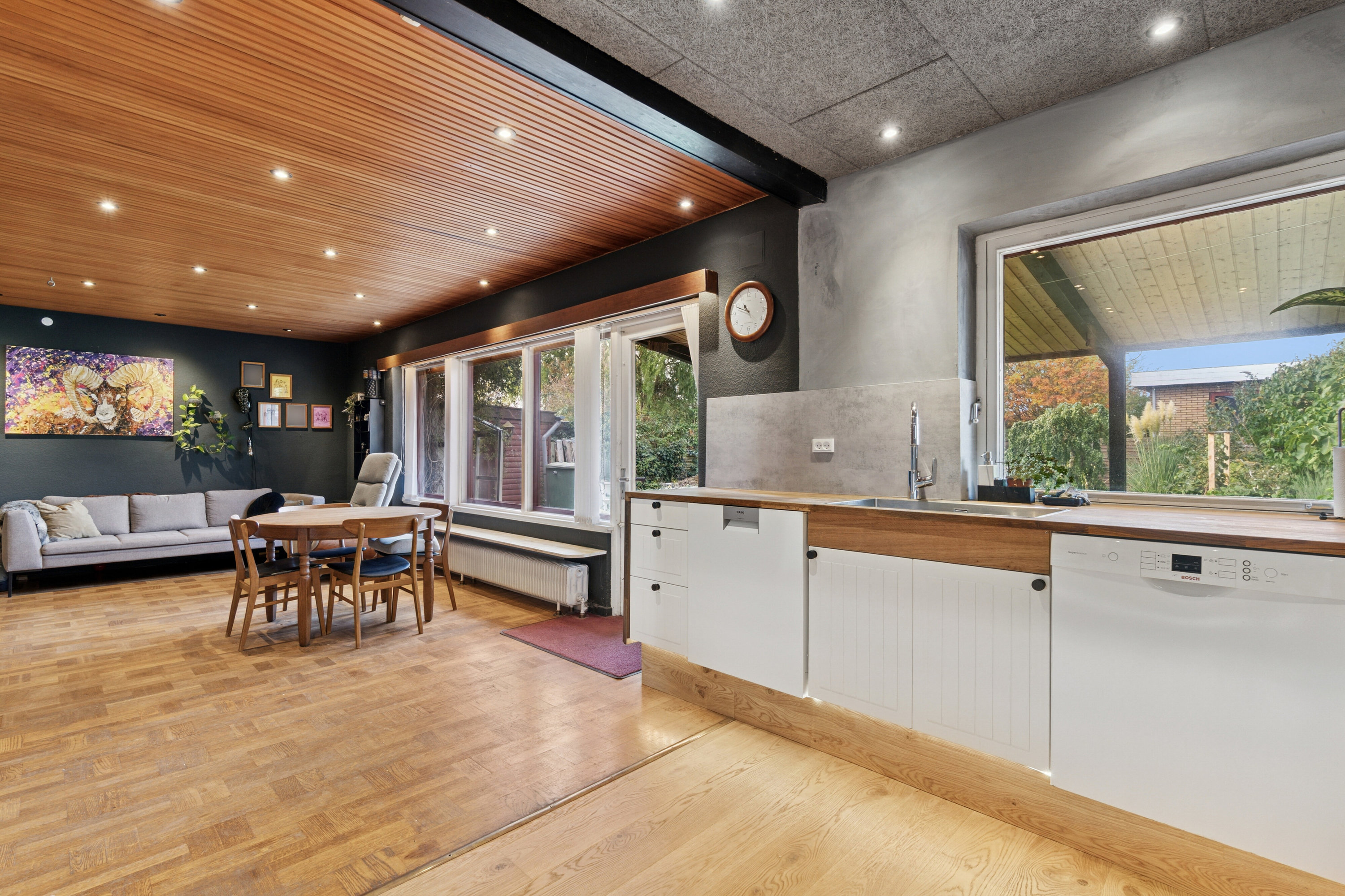 Fremhævet køkken billede i fuldskærmstilstand. Billede af Morbærstien 5, Rønne, 3700 Rønne