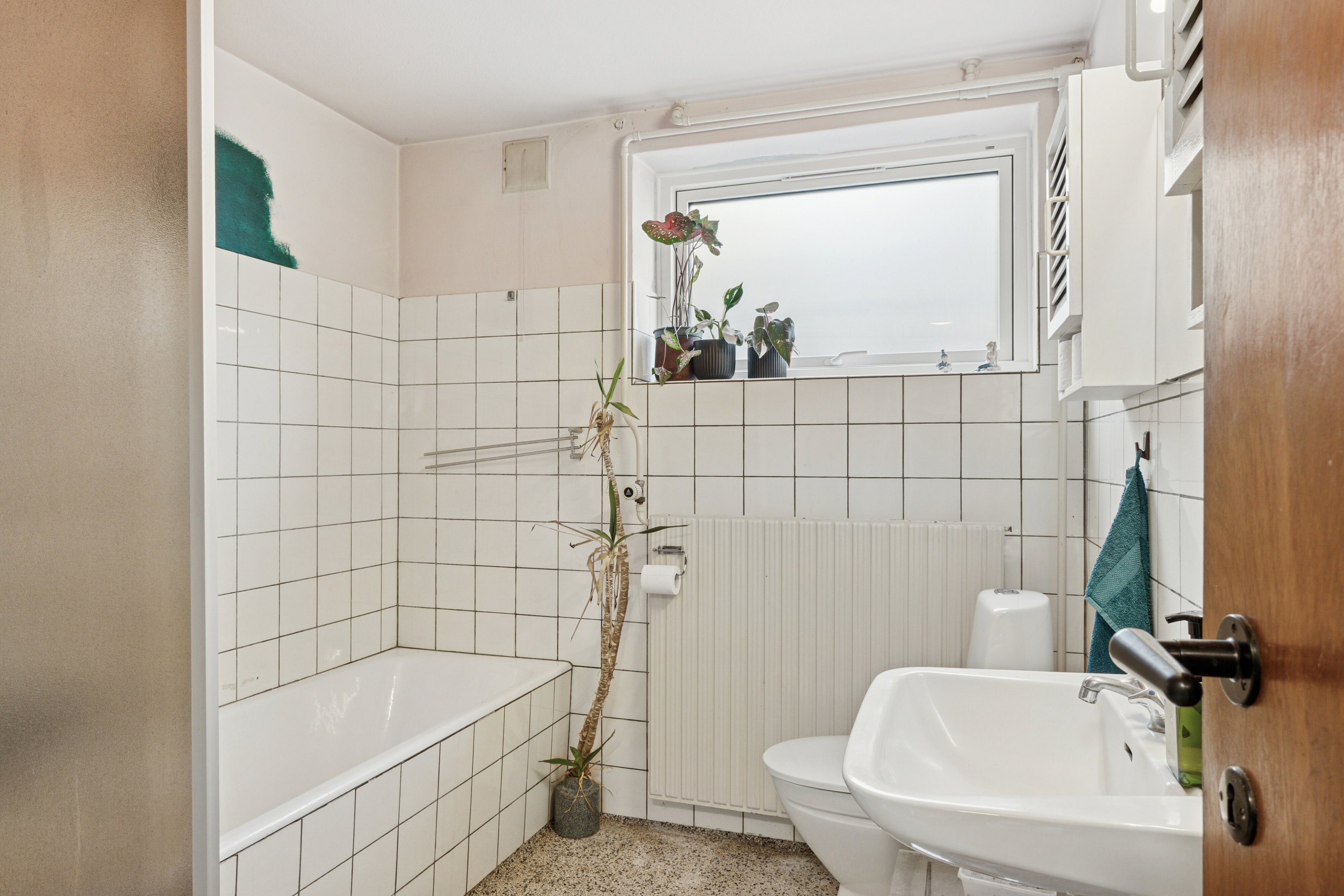 Fremhævet badeværelse billede i fuldskærmstilstand. Billede af Morbærstien 5, Rønne, 3700 Rønne