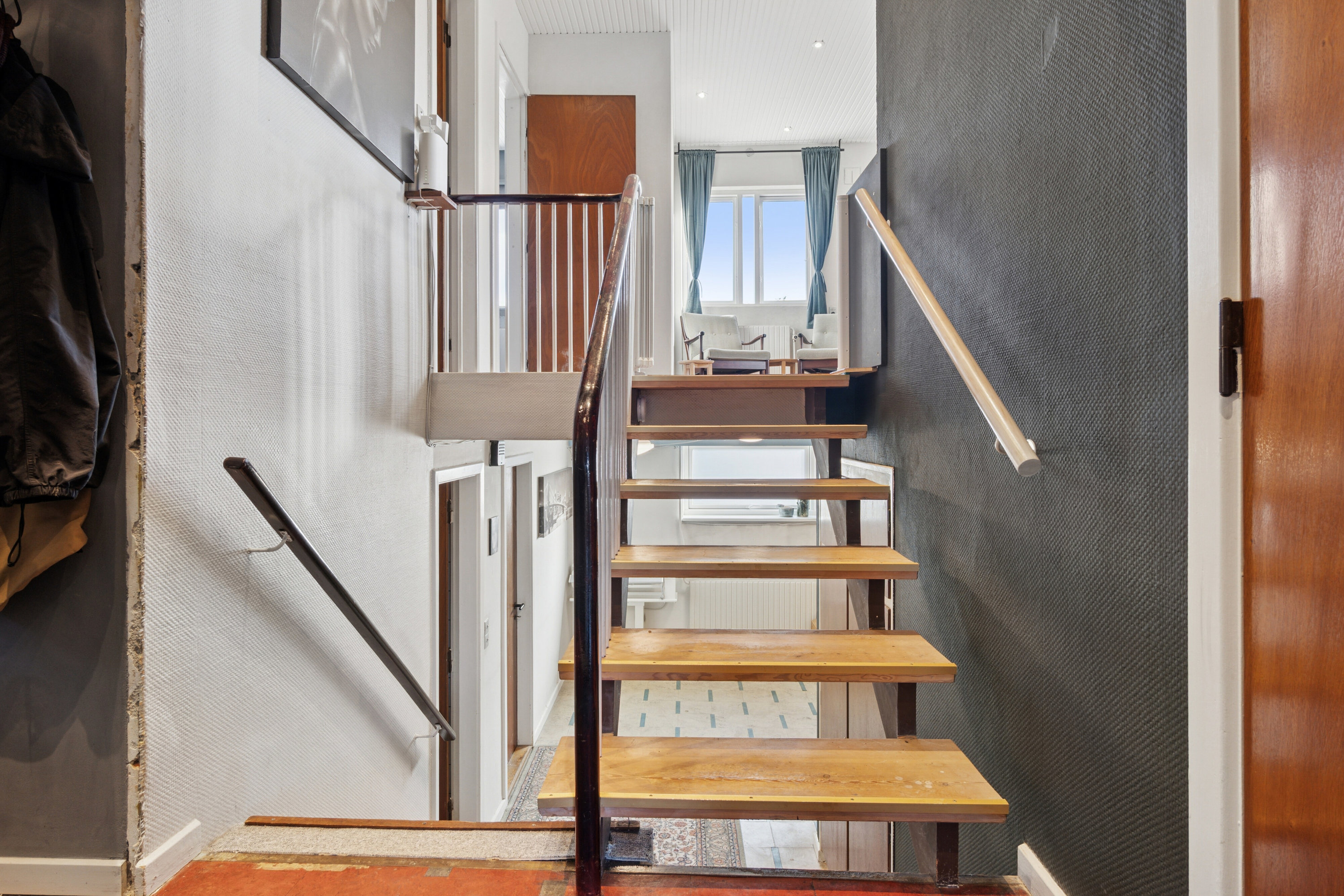 Fremhævet trappe billede i fuldskærmstilstand. Billede af Morbærstien 5, Rønne, 3700 Rønne