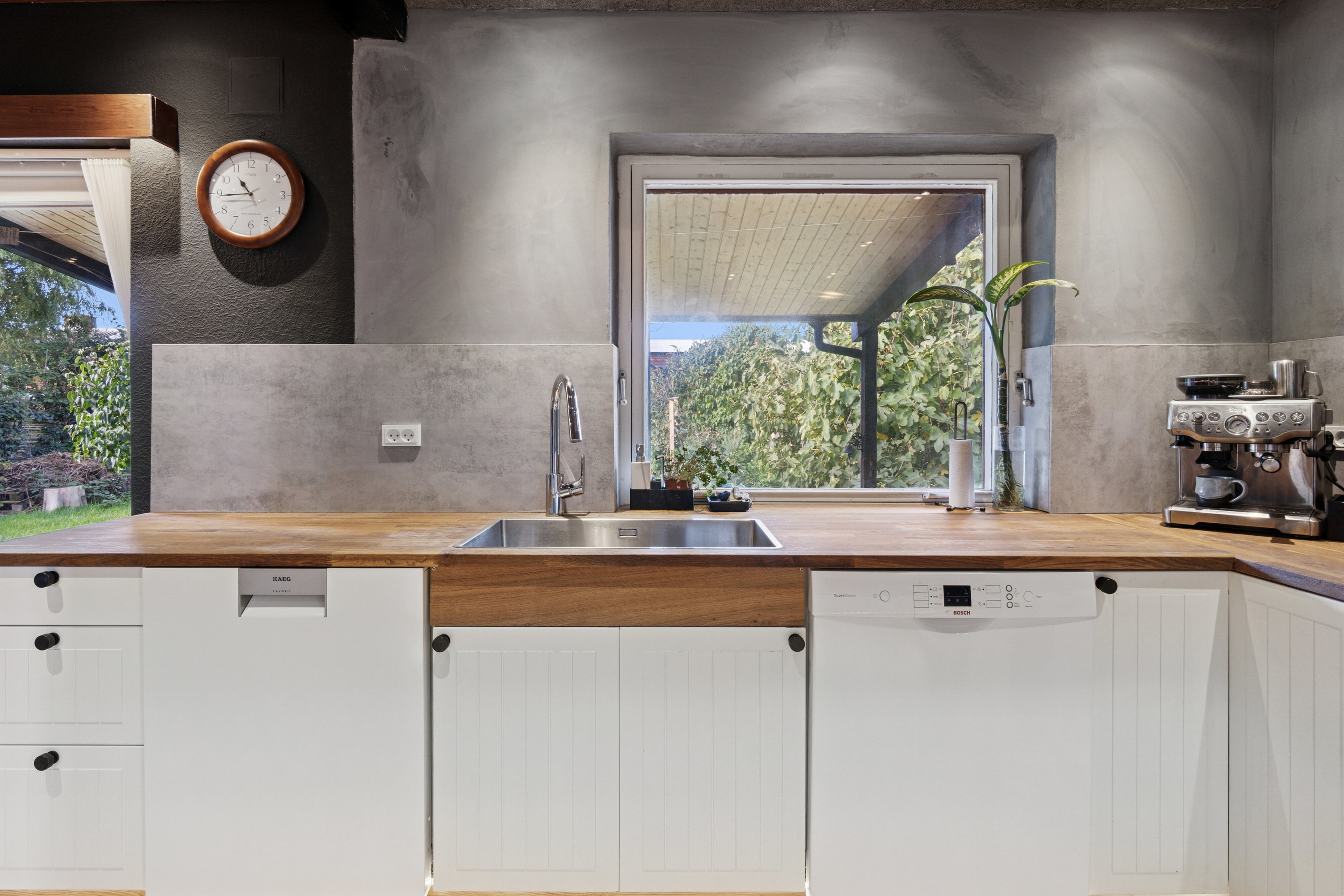 Fremhævet køkken billede i fuldskærmstilstand. Billede af Morbærstien 5, Rønne, 3700 Rønne