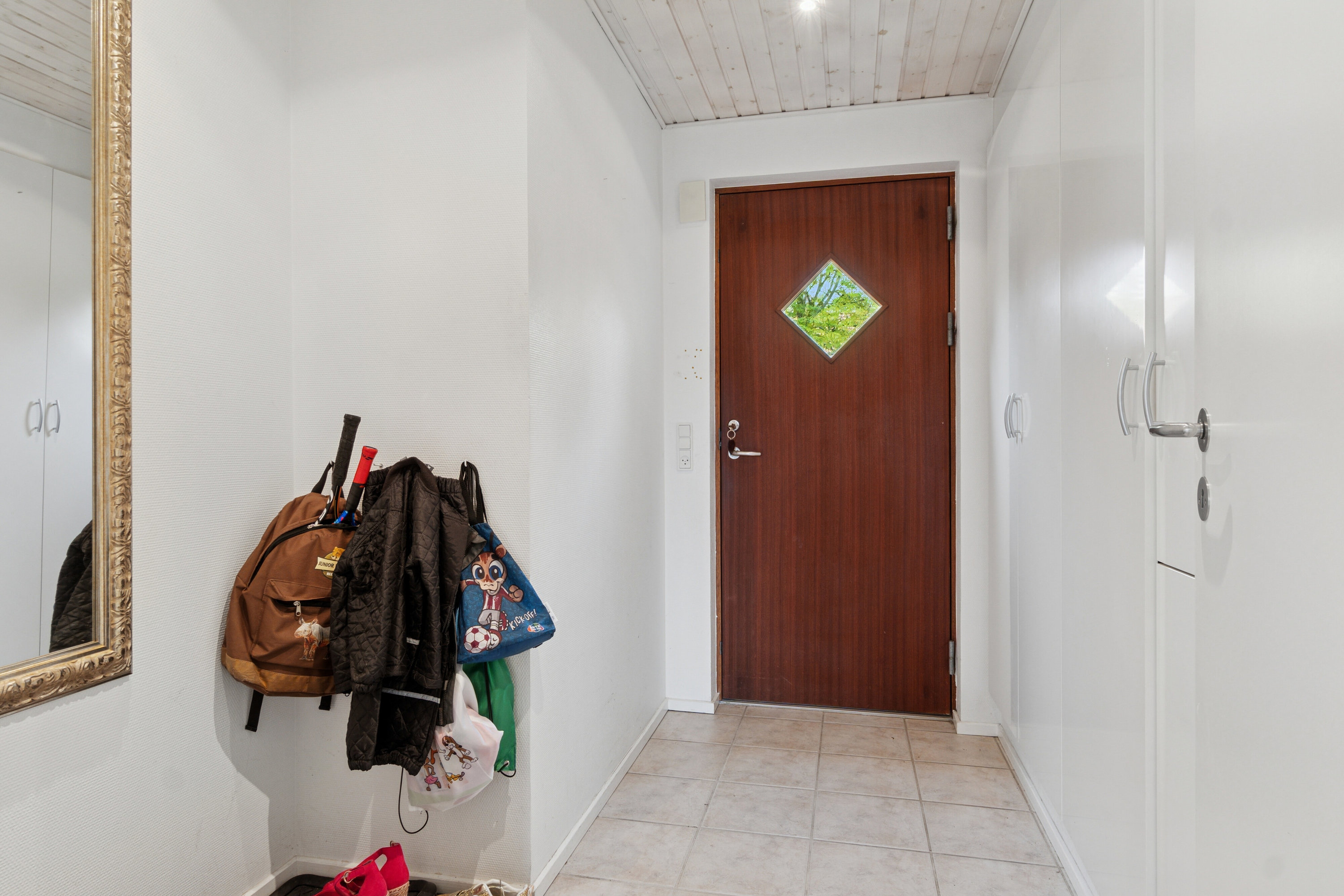 Fremhævet entré billede i fuldskærmstilstand. Billede af Stensbjerg 18, 2600 Glostrup