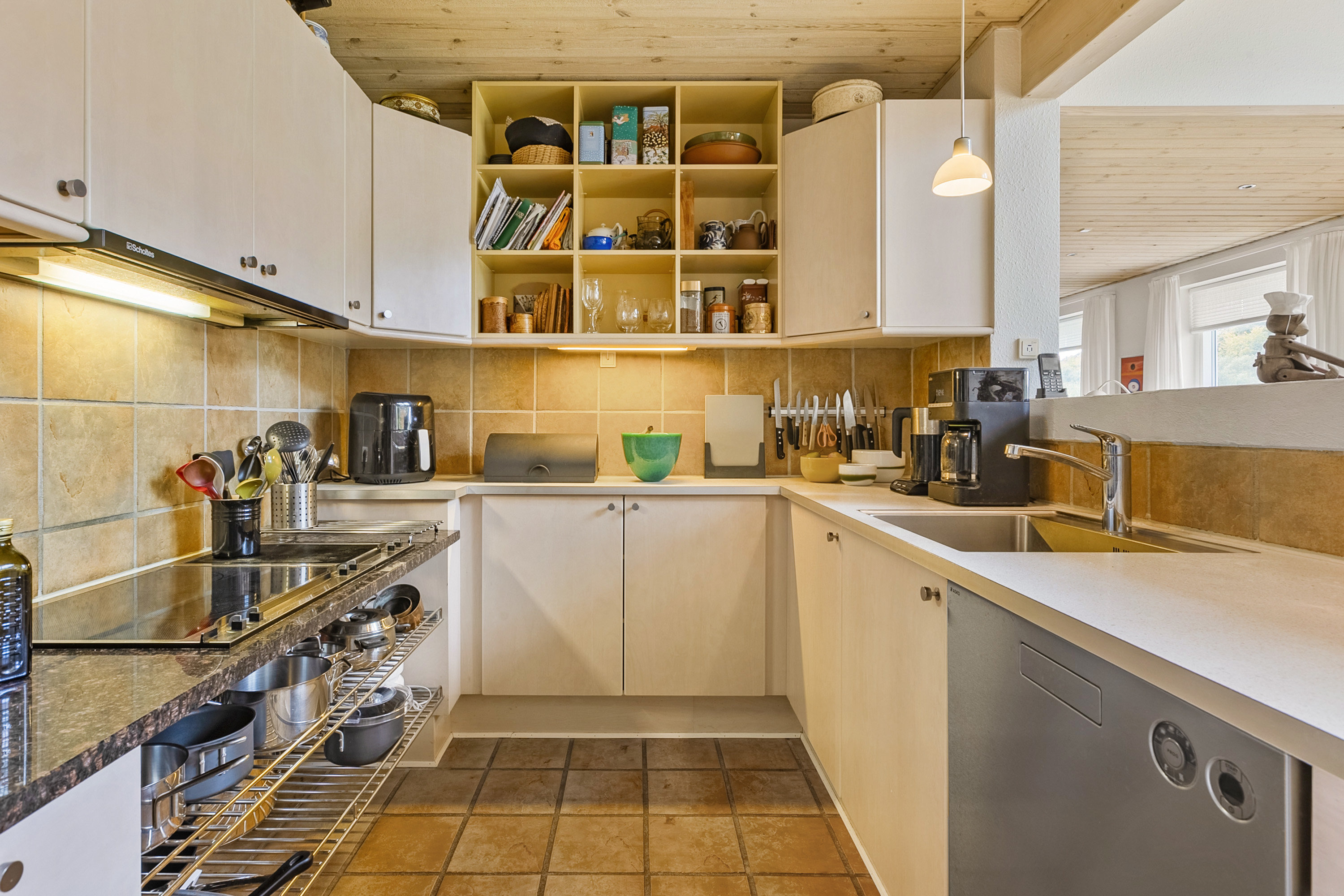 Fremhævet køkken billede i fuldskærmstilstand. Billede af Rantzausvej 22, Søgaard, 6200 Aabenraa