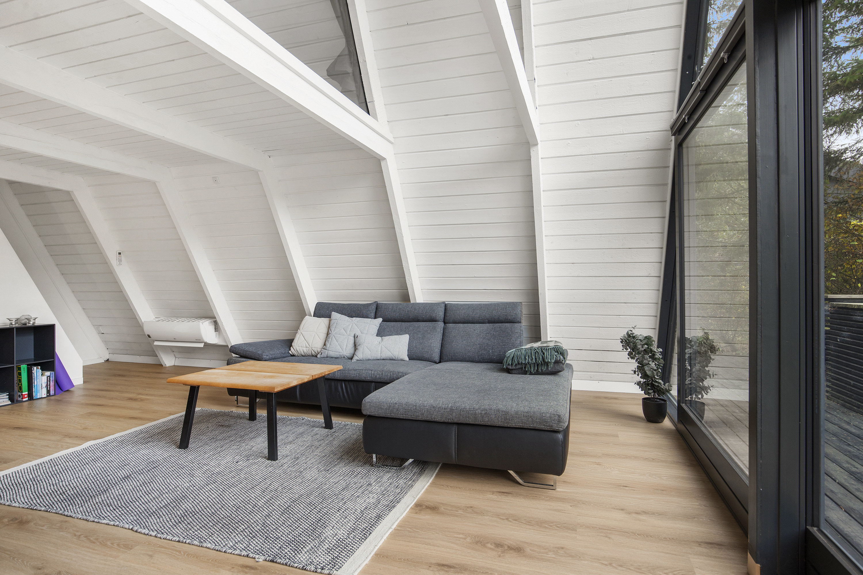 Fremhævet stue billede i fuldskærmstilstand. Billede af Golfsvinget 207, Gatten, 9640 Farsø