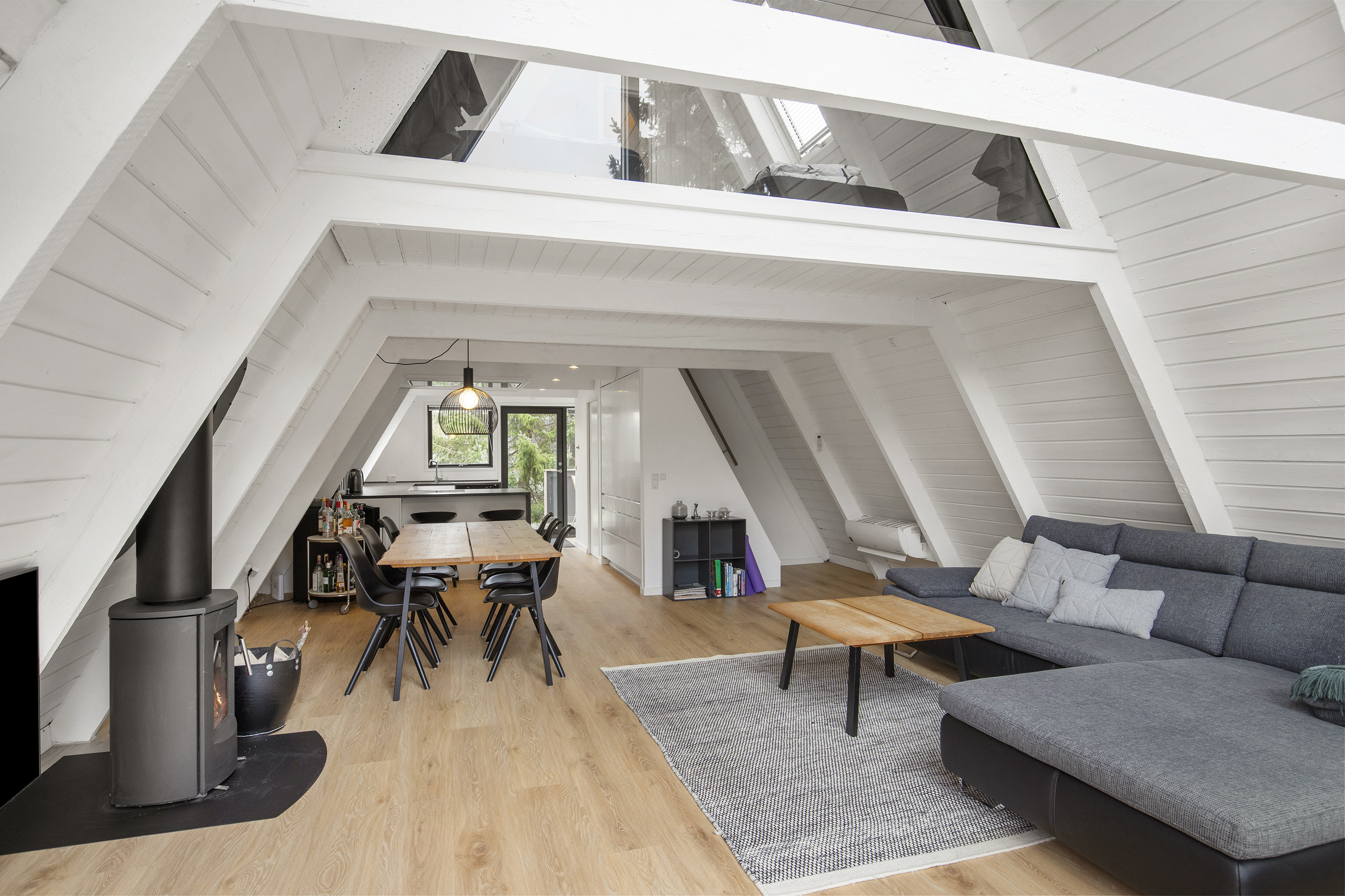 Fremhævet stue billede i fuldskærmstilstand. Billede af Golfsvinget 207, Gatten, 9640 Farsø