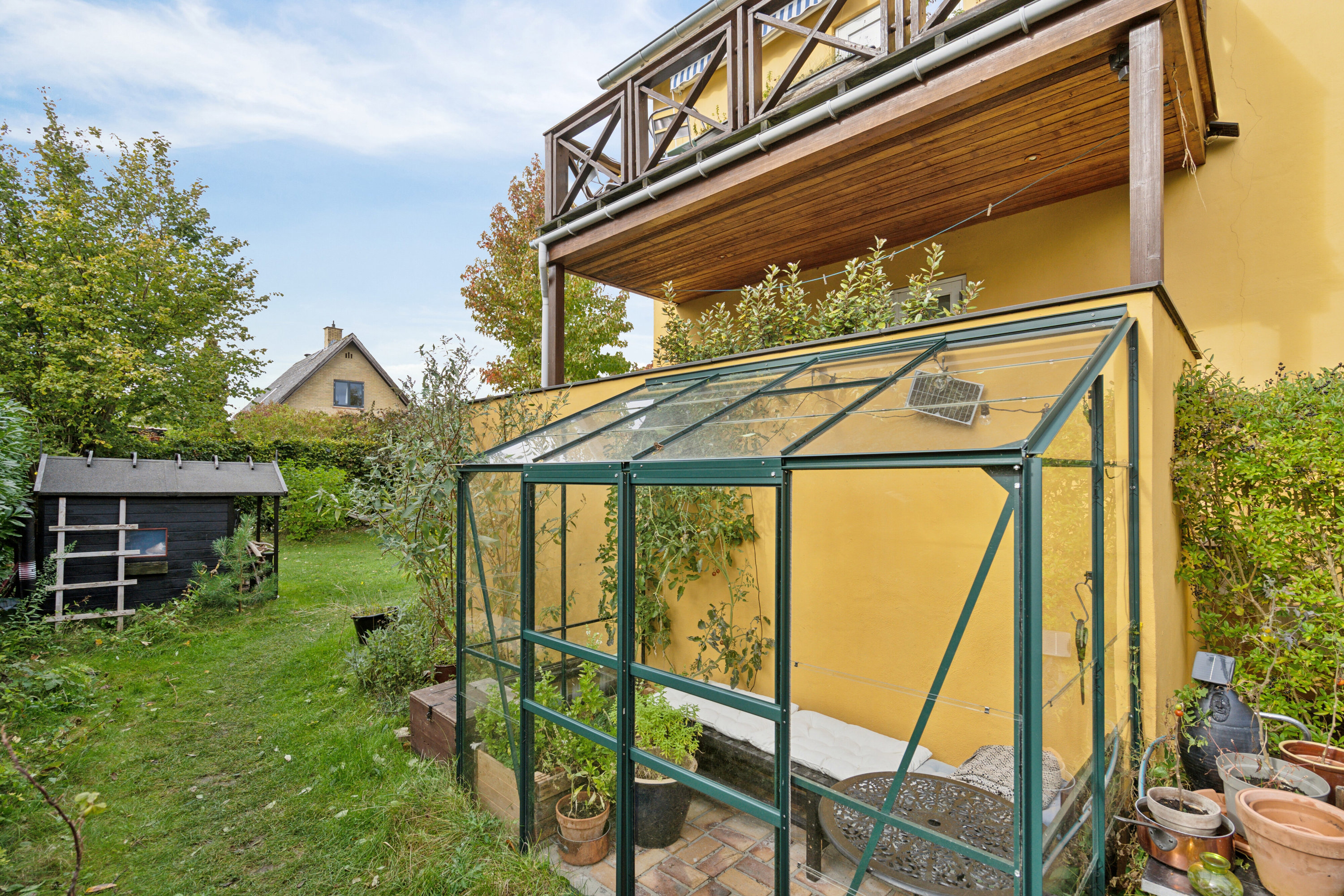 Fremhævet set fra haven billede i fuldskærmstilstand. Billede af Christiansdal 38, 1., 2610 Rødovre