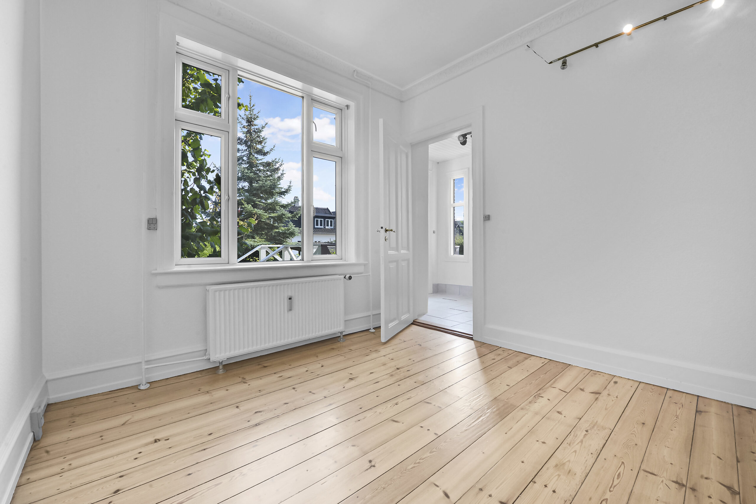 Fremhævet  billede i fuldskærmstilstand. Billede af Brønshøjholms Allé 7, st.., 2700 Brønshøj