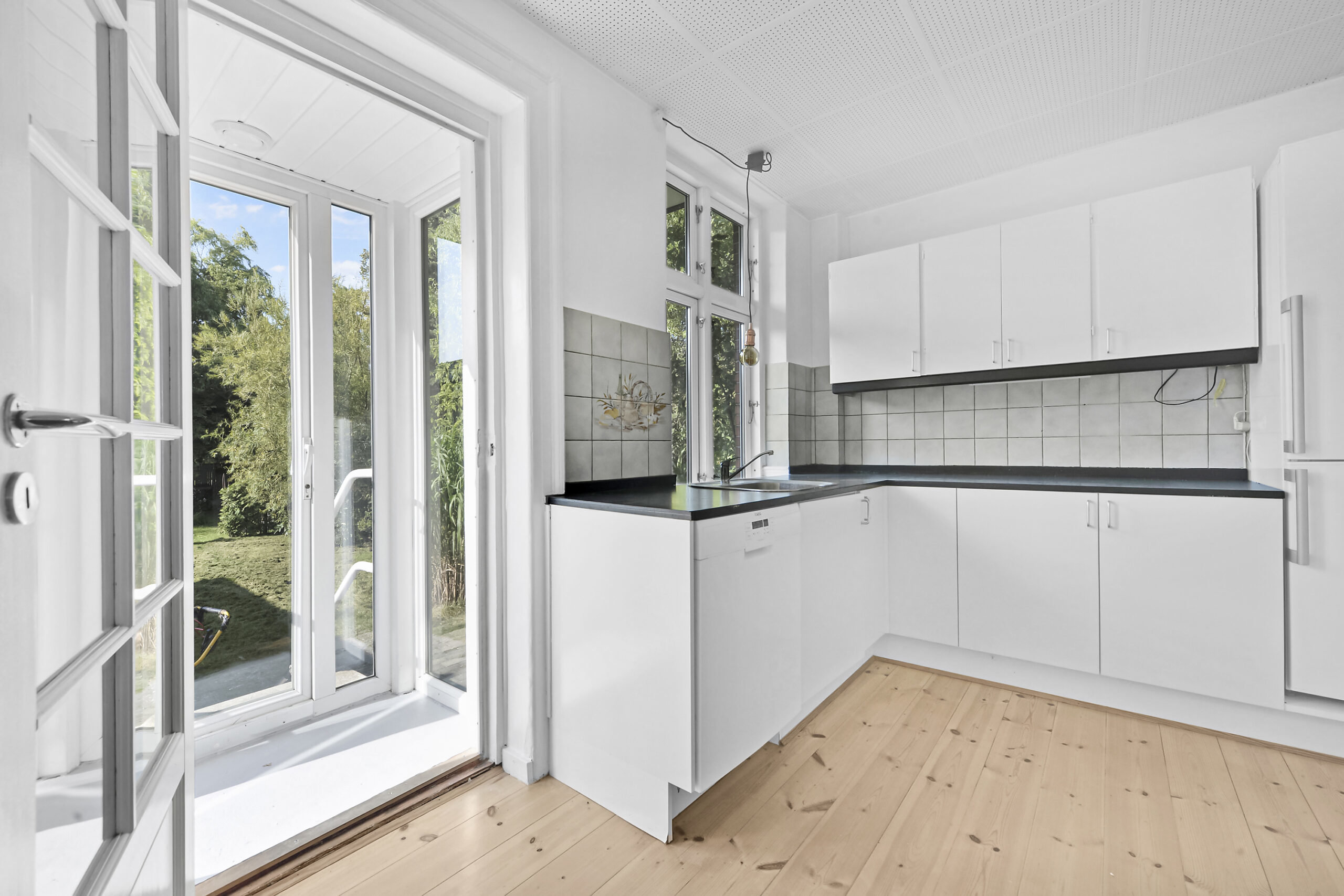 Fremhævet  billede i fuldskærmstilstand. Billede af Brønshøjholms Allé 7, st.., 2700 Brønshøj