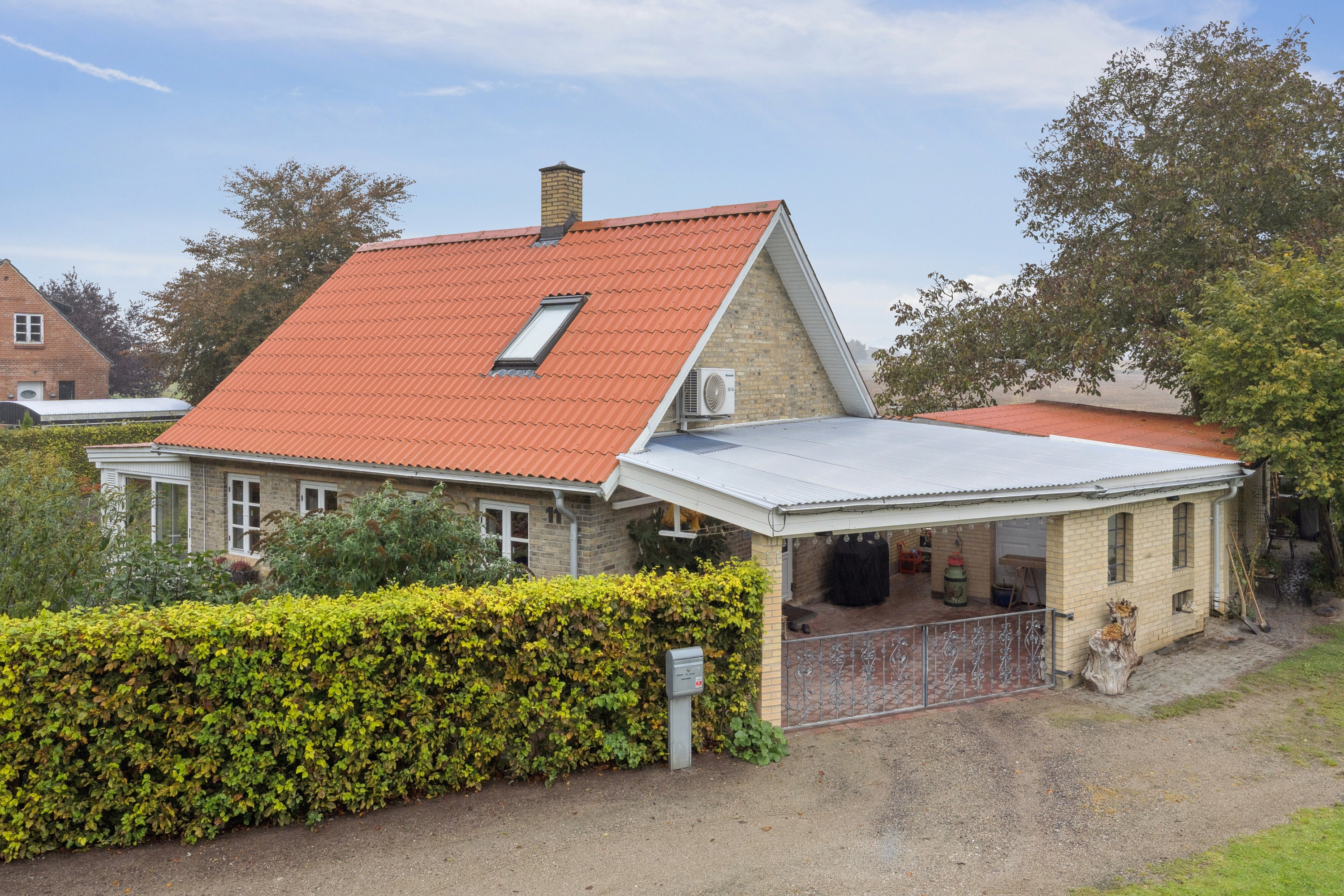 Fremhævet set fra vejen billede i fuldskærmstilstand. Billede af Egernvej 11, Hyllinge, 4700 Næstved