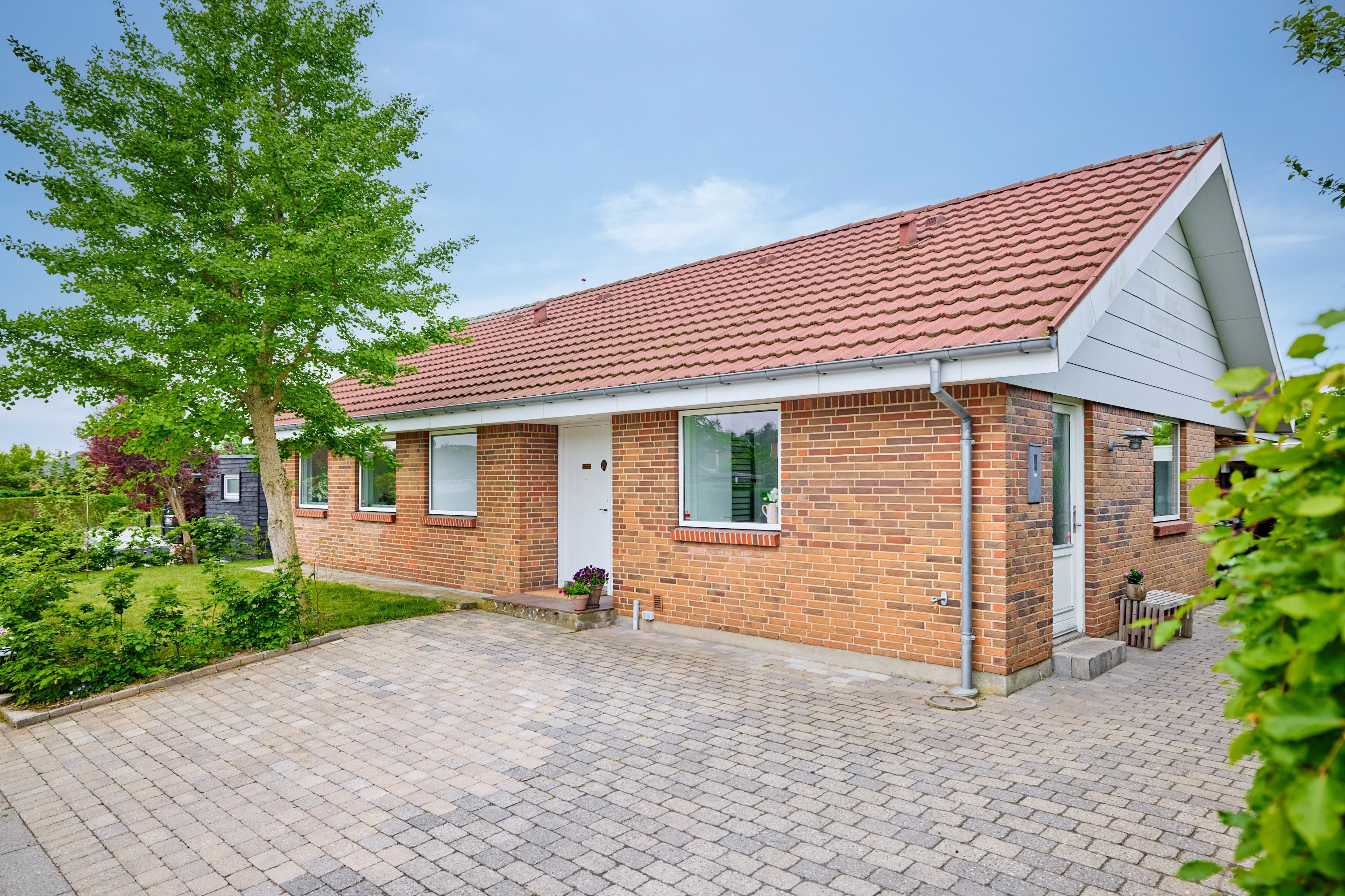 Villa på Lupinvej 6, 8382 Hinnerup