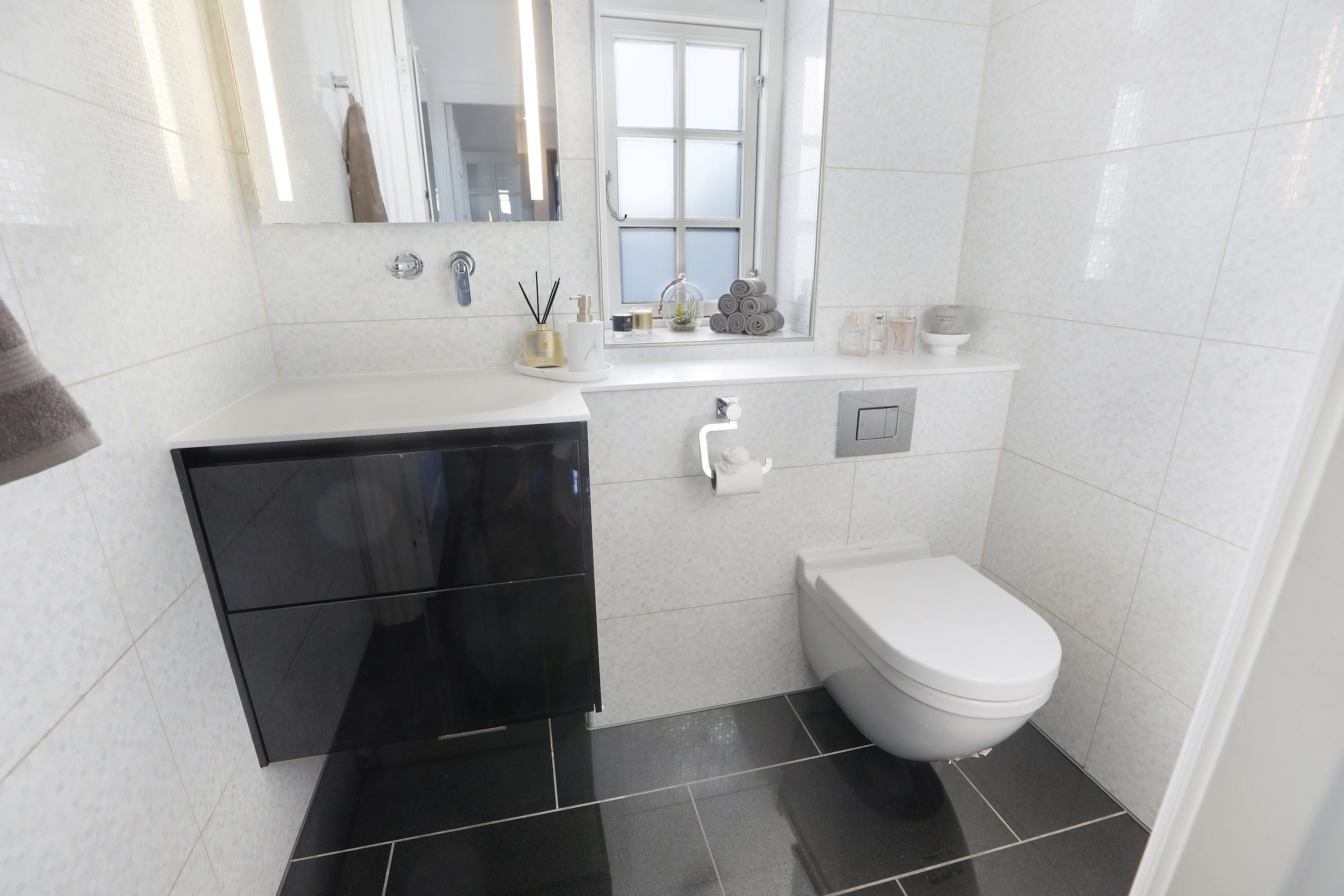 Fremhævet gæstetoilet billede i fuldskærmstilstand. Billede af Herlev Hovedgade 194, 2730 Herlev