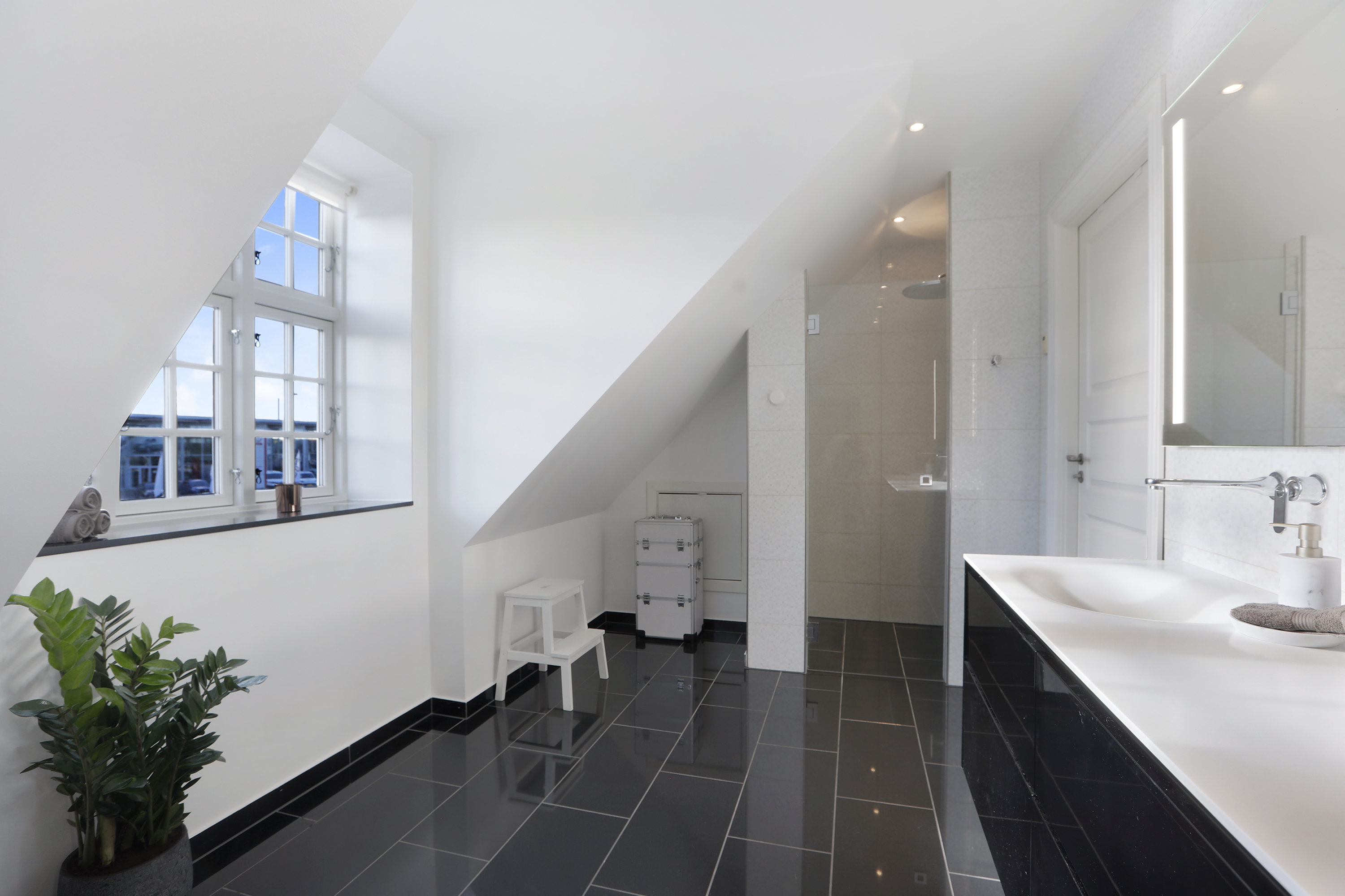 Fremhævet badeværelse billede i fuldskærmstilstand. Billede af Herlev Hovedgade 194, 2730 Herlev