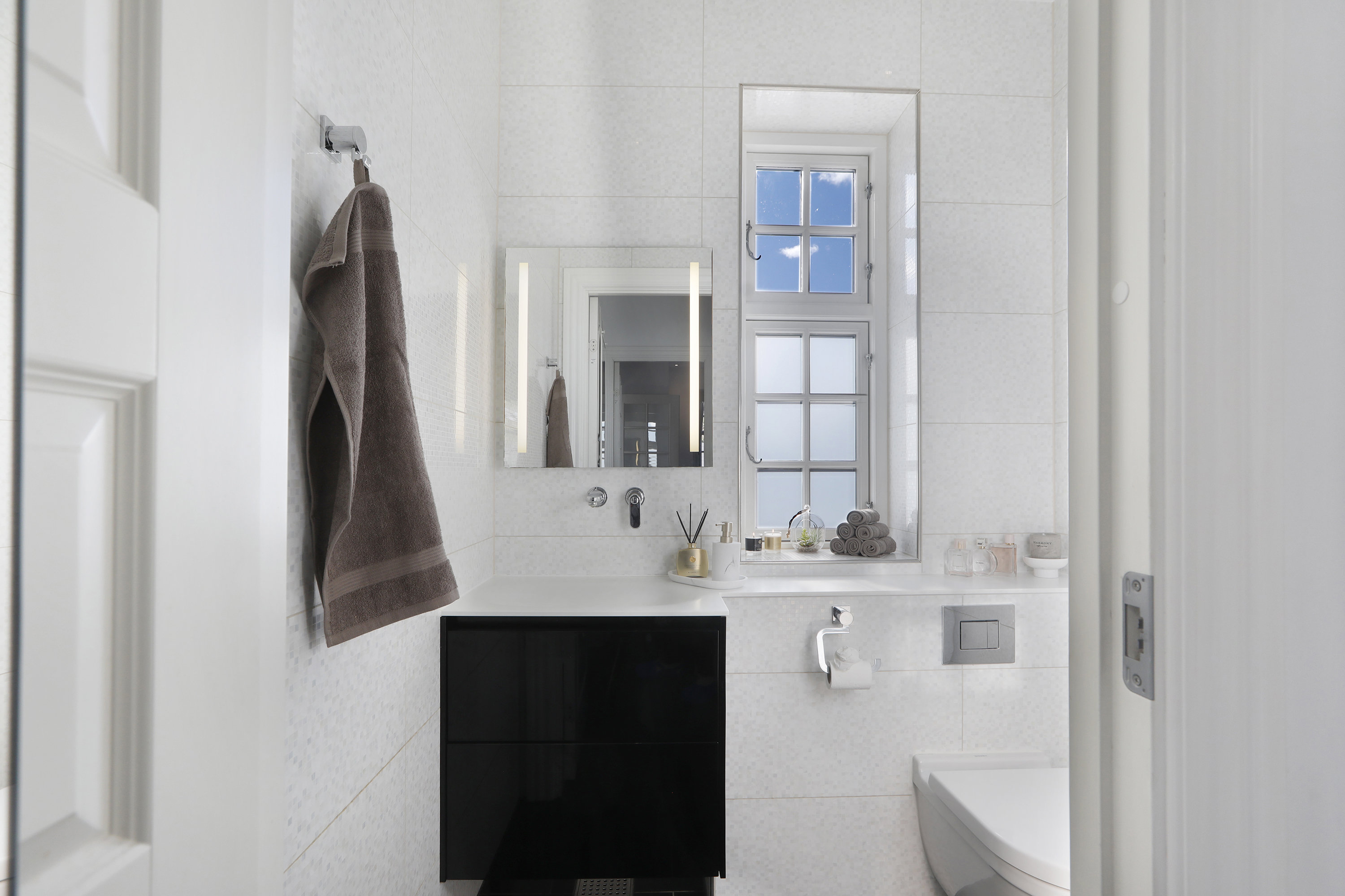 Fremhævet gæstetoilet billede i fuldskærmstilstand. Billede af Herlev Hovedgade 194, 2730 Herlev